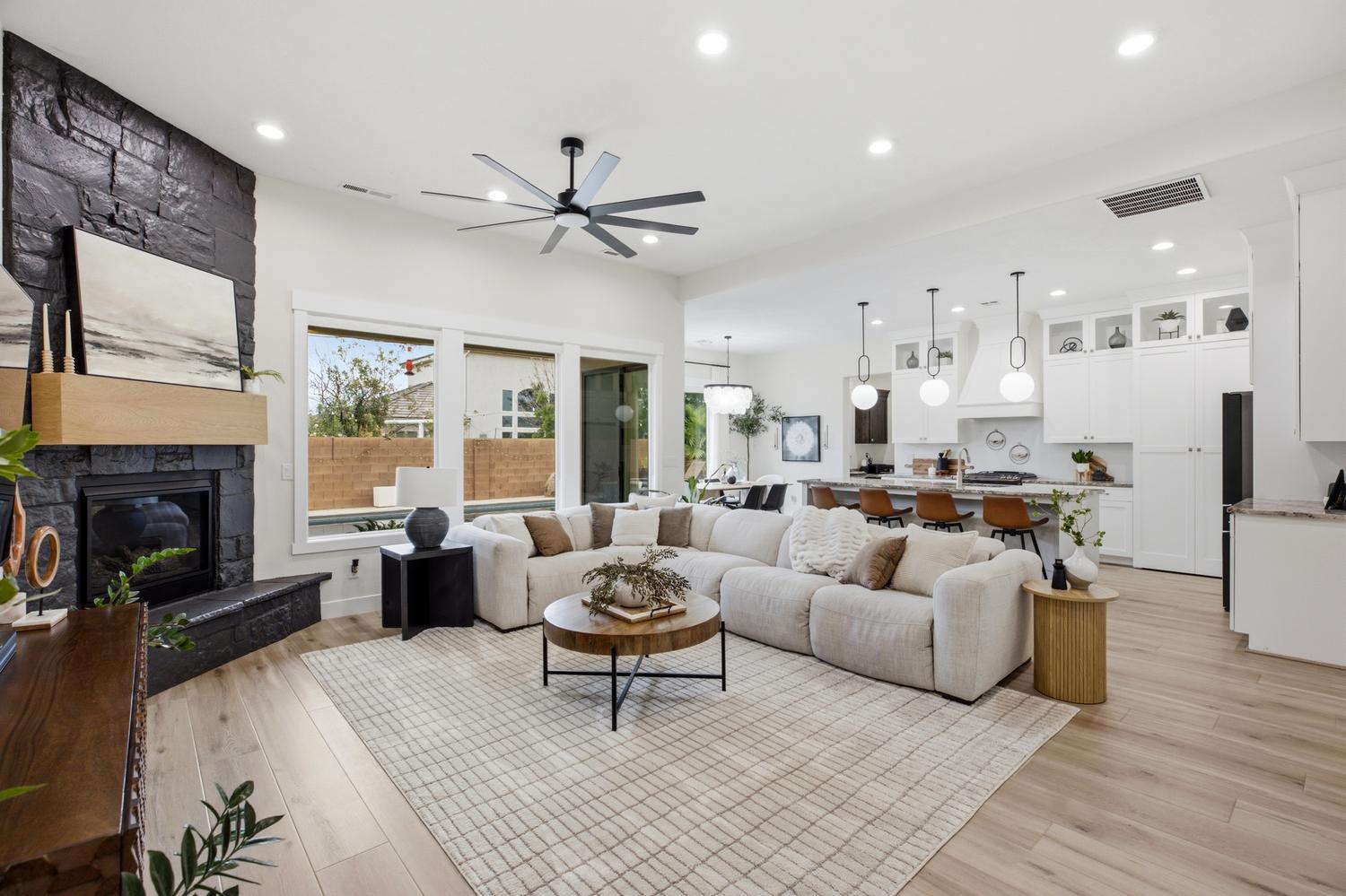 FIELDSTONE - Residential