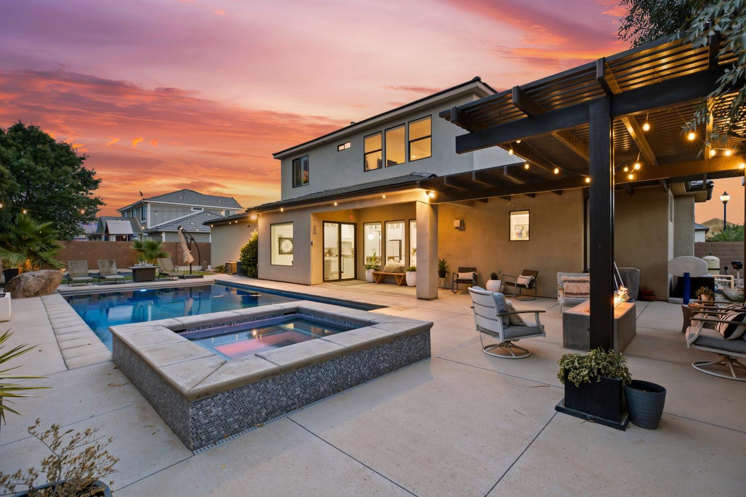 FIELDSTONE - Residential