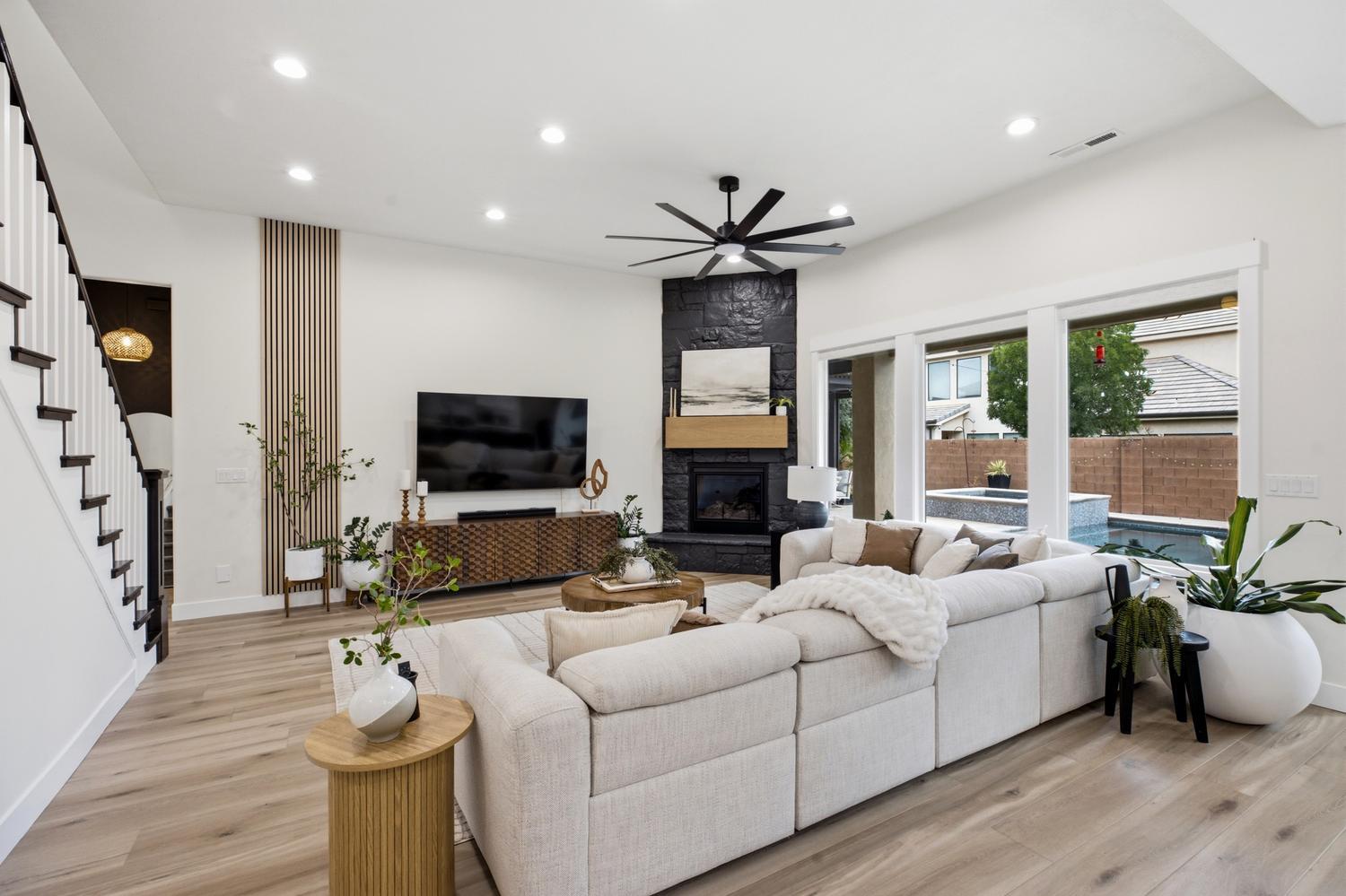 FIELDSTONE - Residential