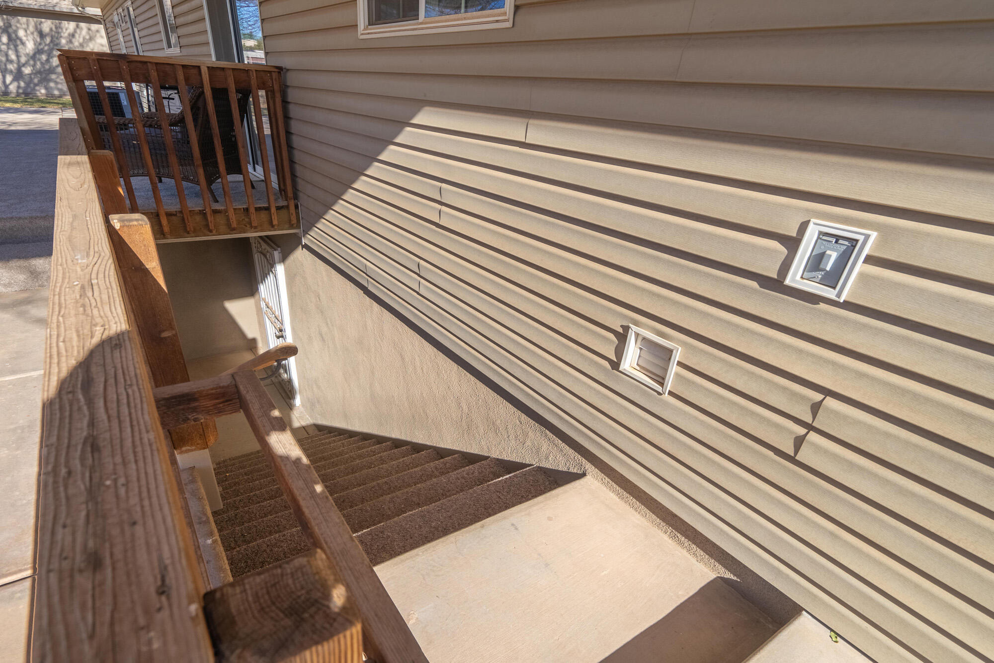 BROWN - Residential