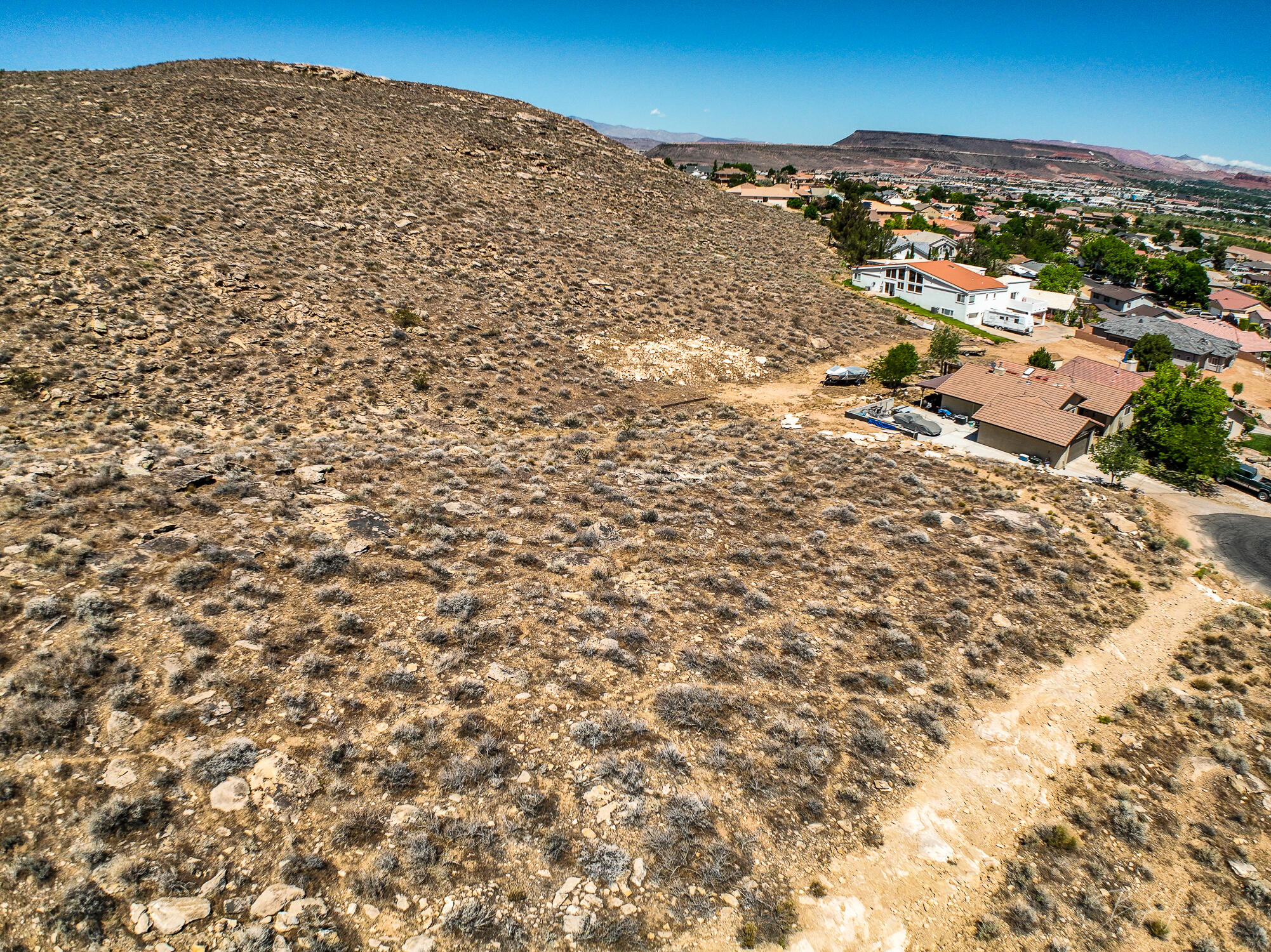 BLOOMINGTON HILLS - Land