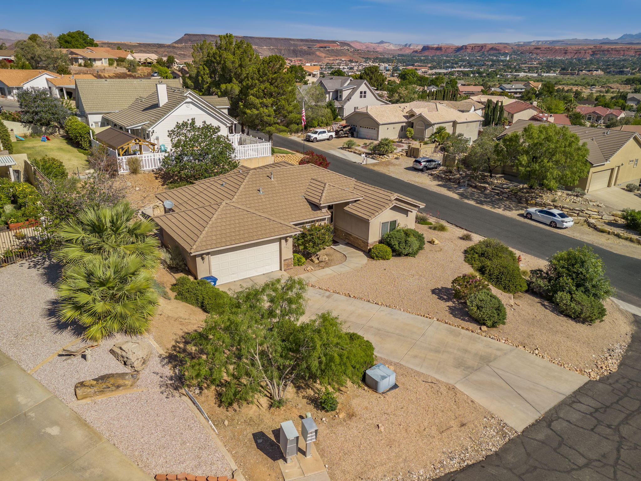 BLOOMINGTON HILLS - Residential
