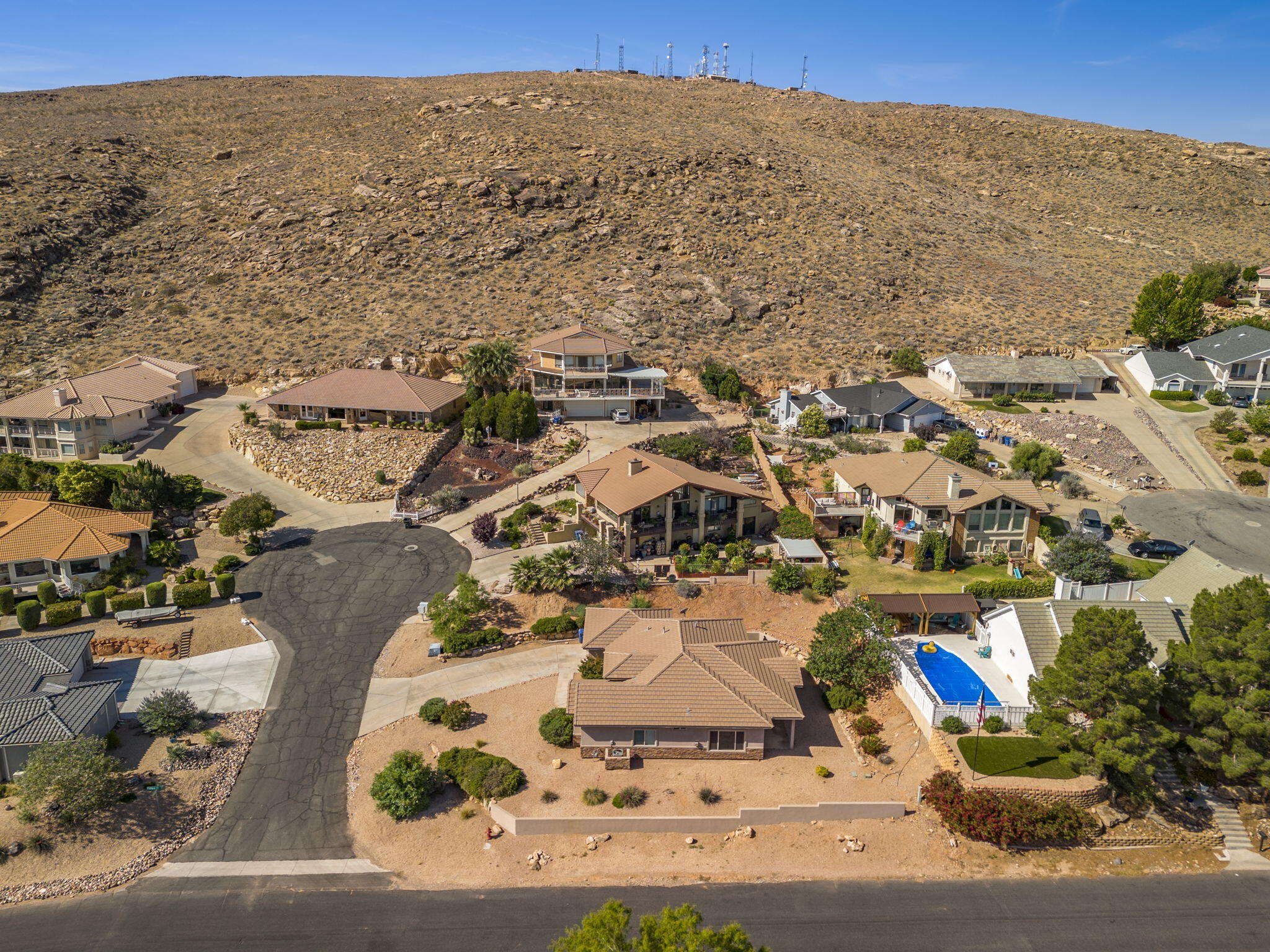 BLOOMINGTON HILLS - Residential