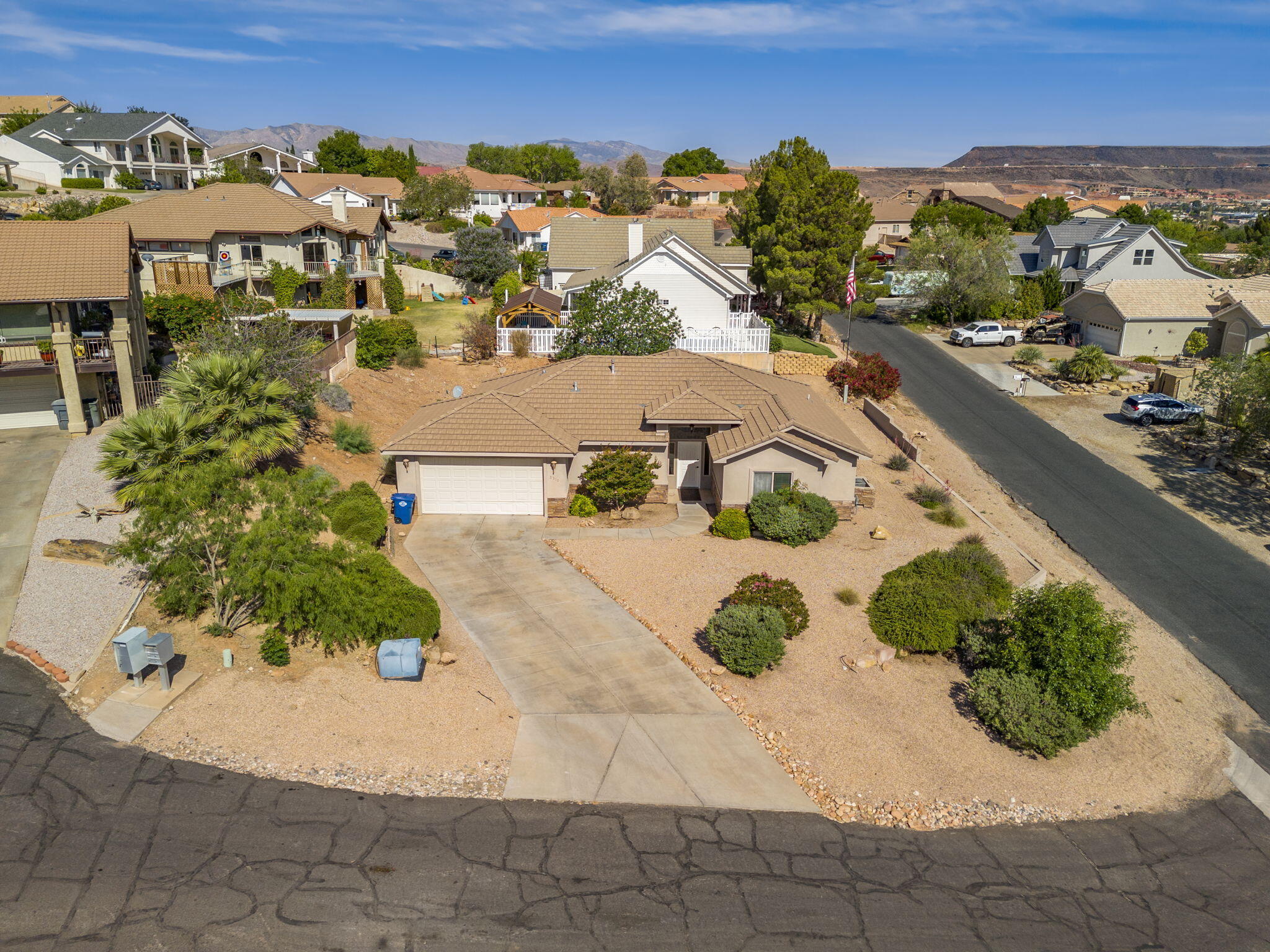 BLOOMINGTON HILLS - Residential