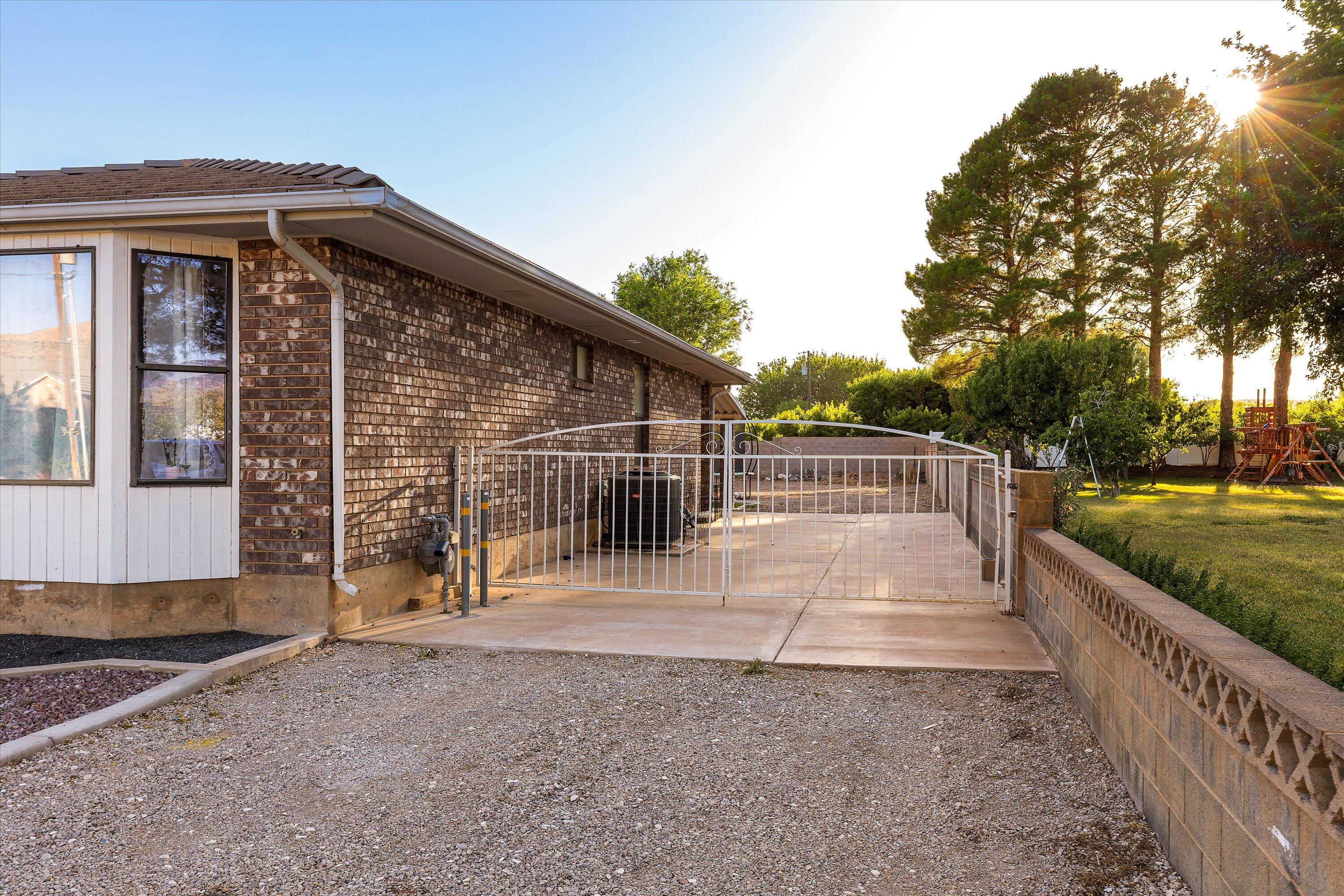 LAVERKIN TOWNSITE AND FIELD - Residential
