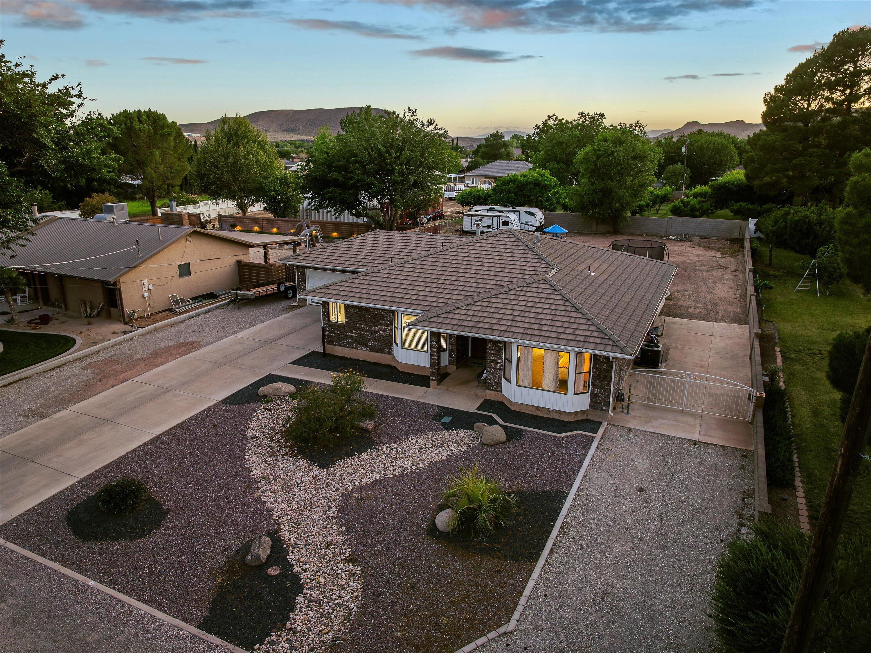 LAVERKIN TOWNSITE AND FIELD - Residential