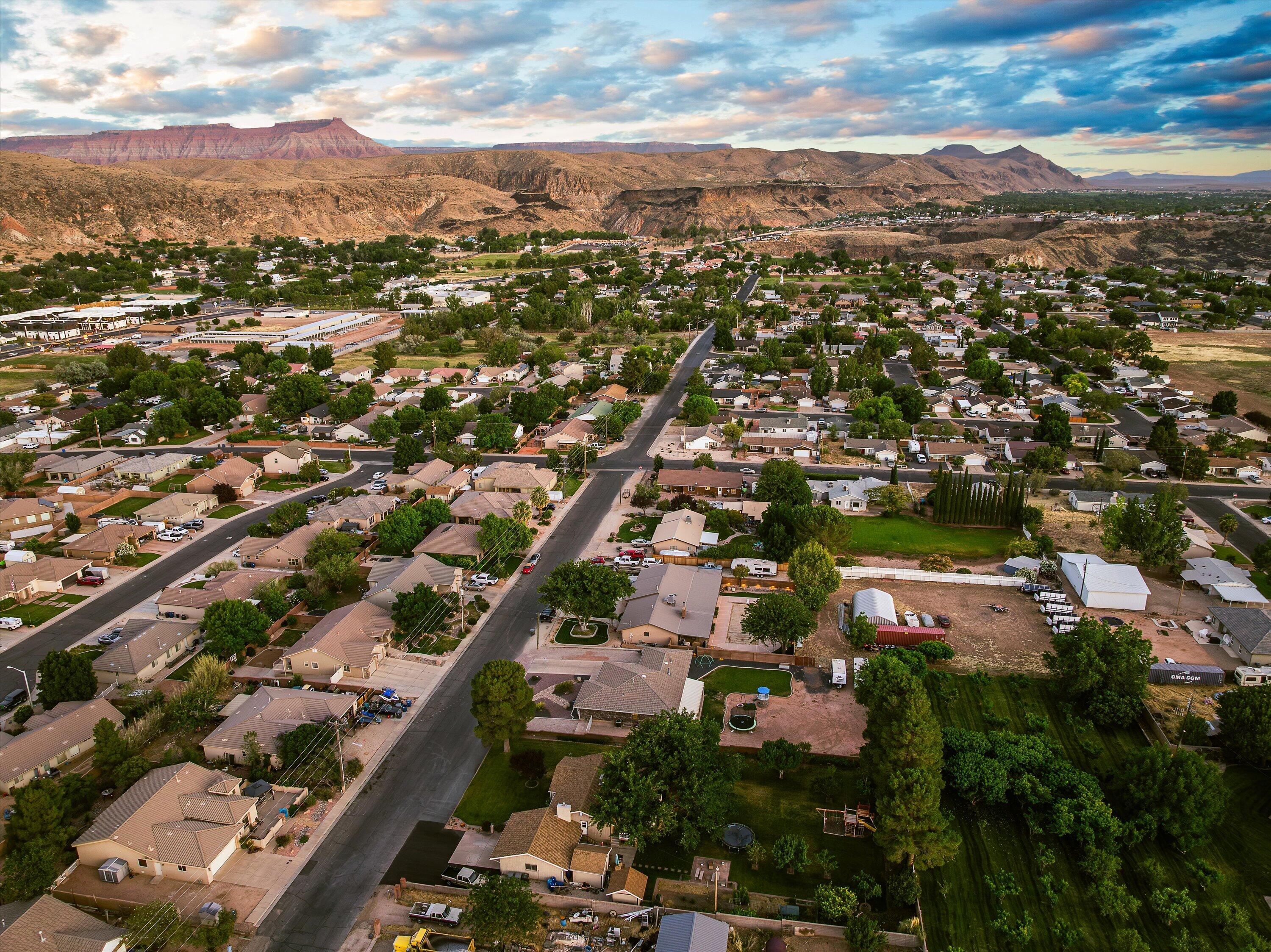 LAVERKIN TOWNSITE AND FIELD - Residential