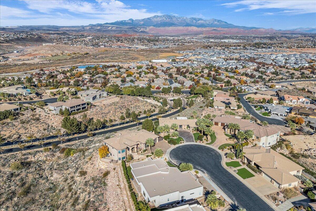STONE CLIFF - Residential