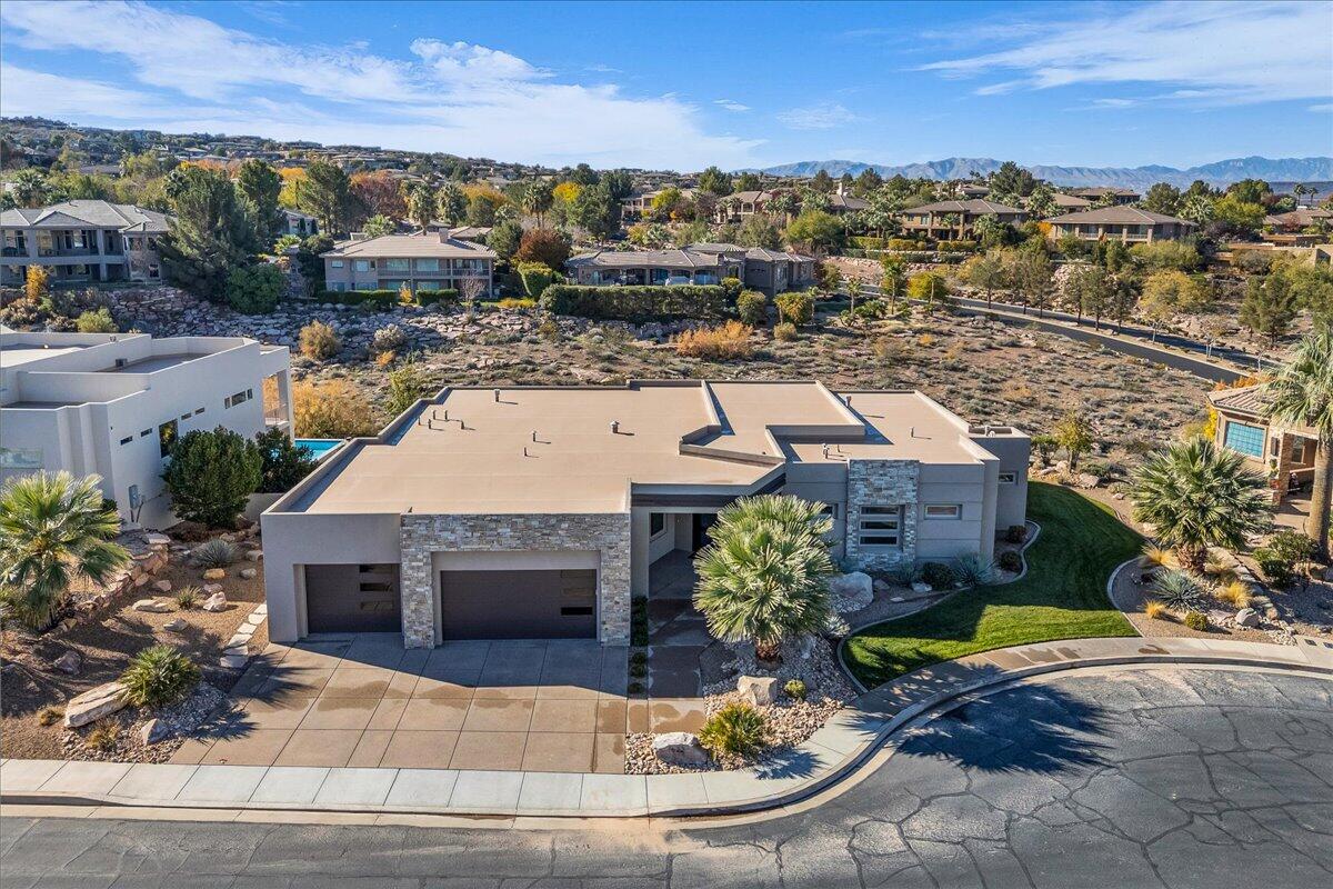 STONE CLIFF - Residential