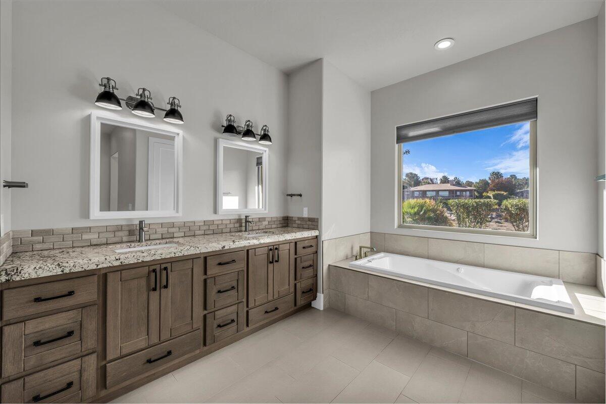 STONE CLIFF - Residential