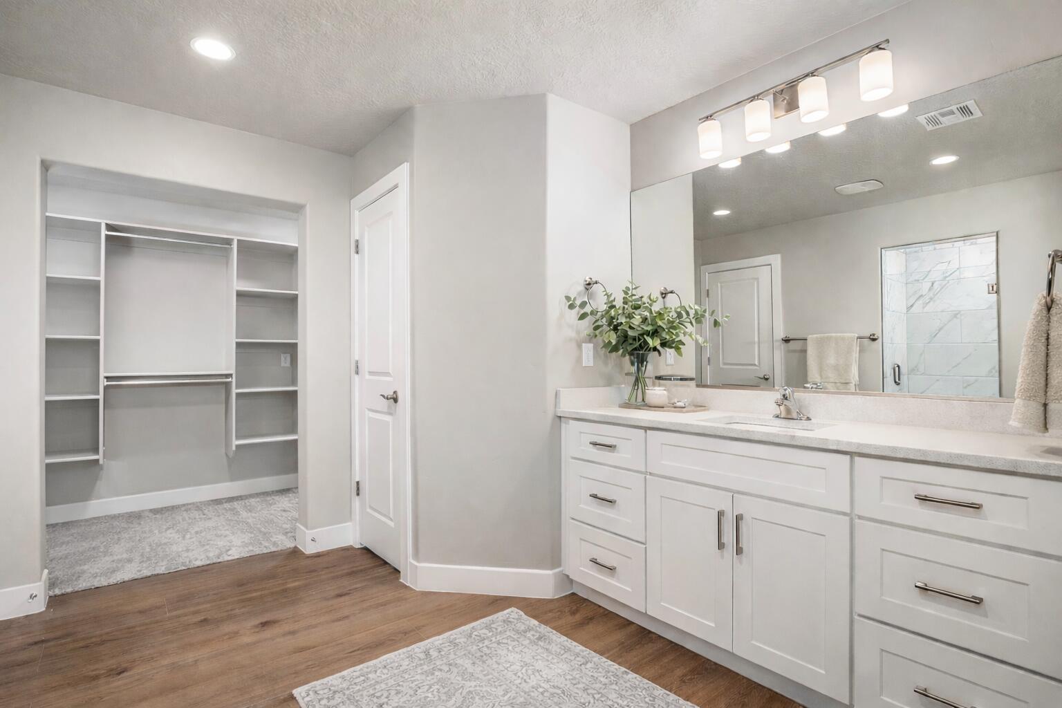HURRICANE HEIGHTS TOWNHOMES - Residential