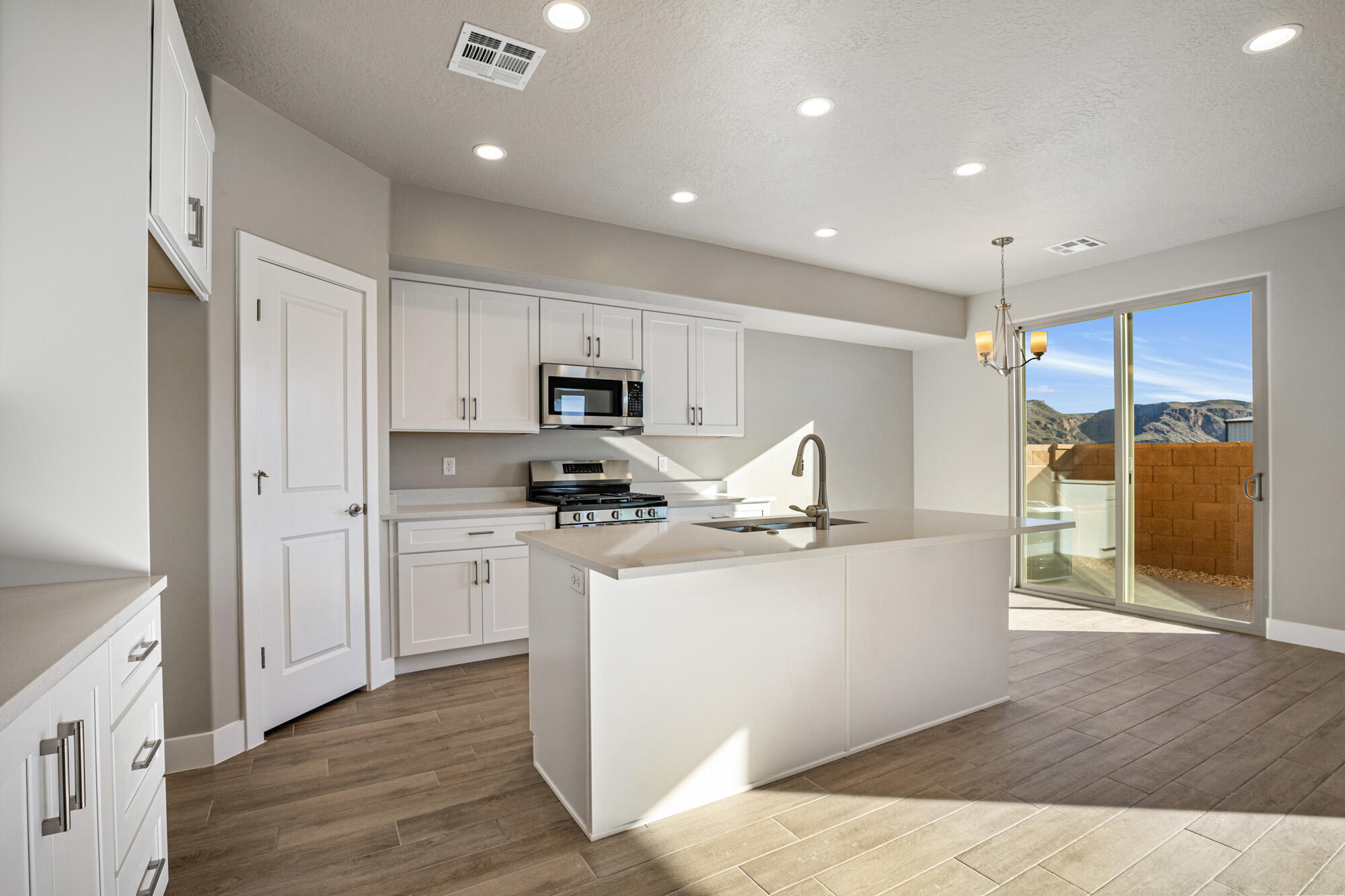 HURRICANE HEIGHTS TOWNHOMES - Residential