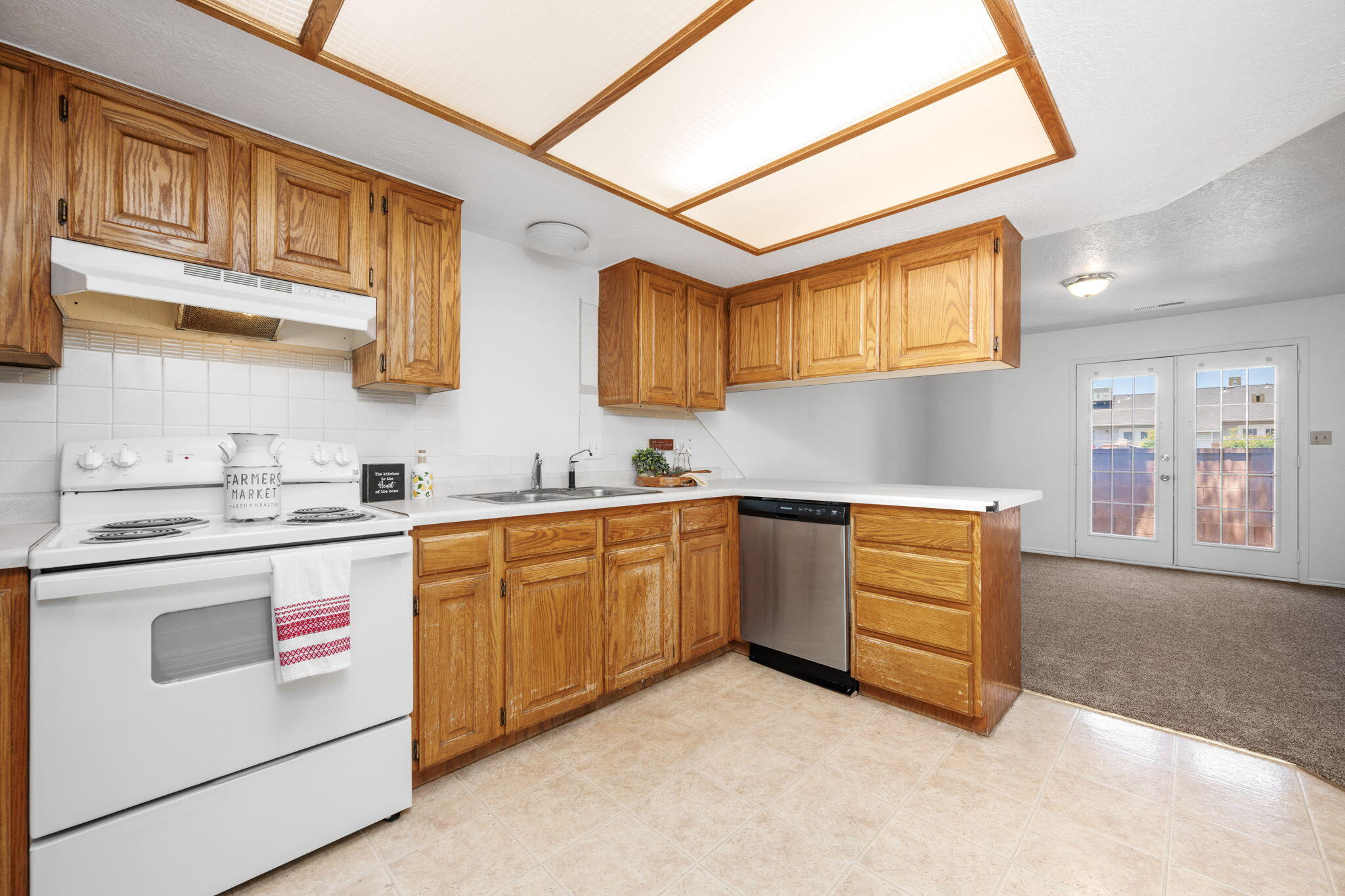 ALPHA TOWNHOMES - Residential