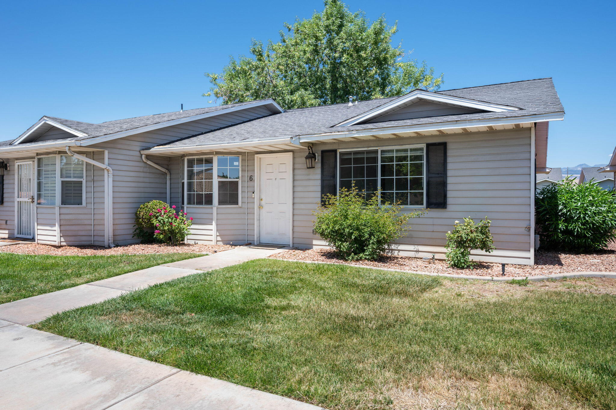 ALPHA TOWNHOMES - Residential