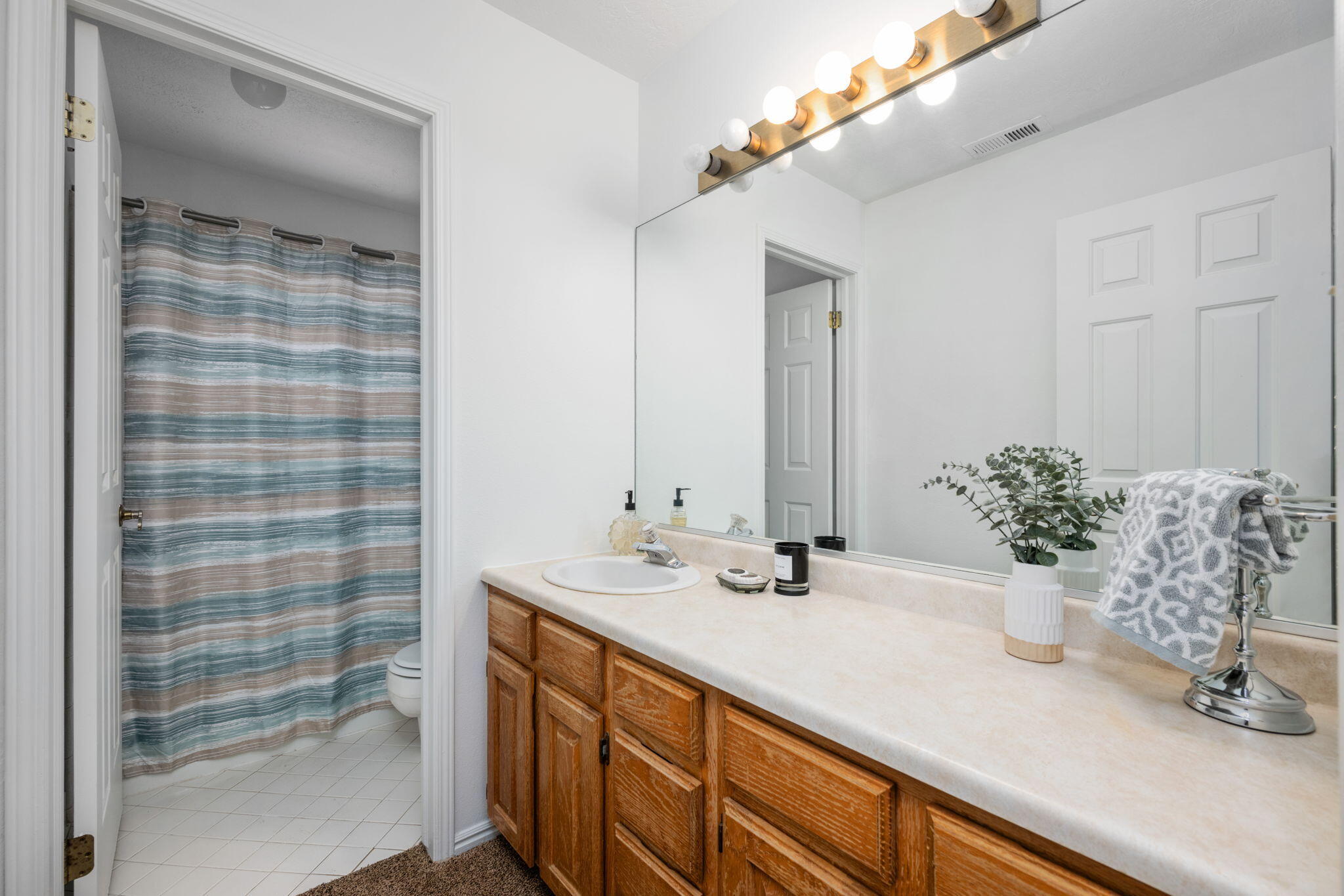 ALPHA TOWNHOMES - Residential
