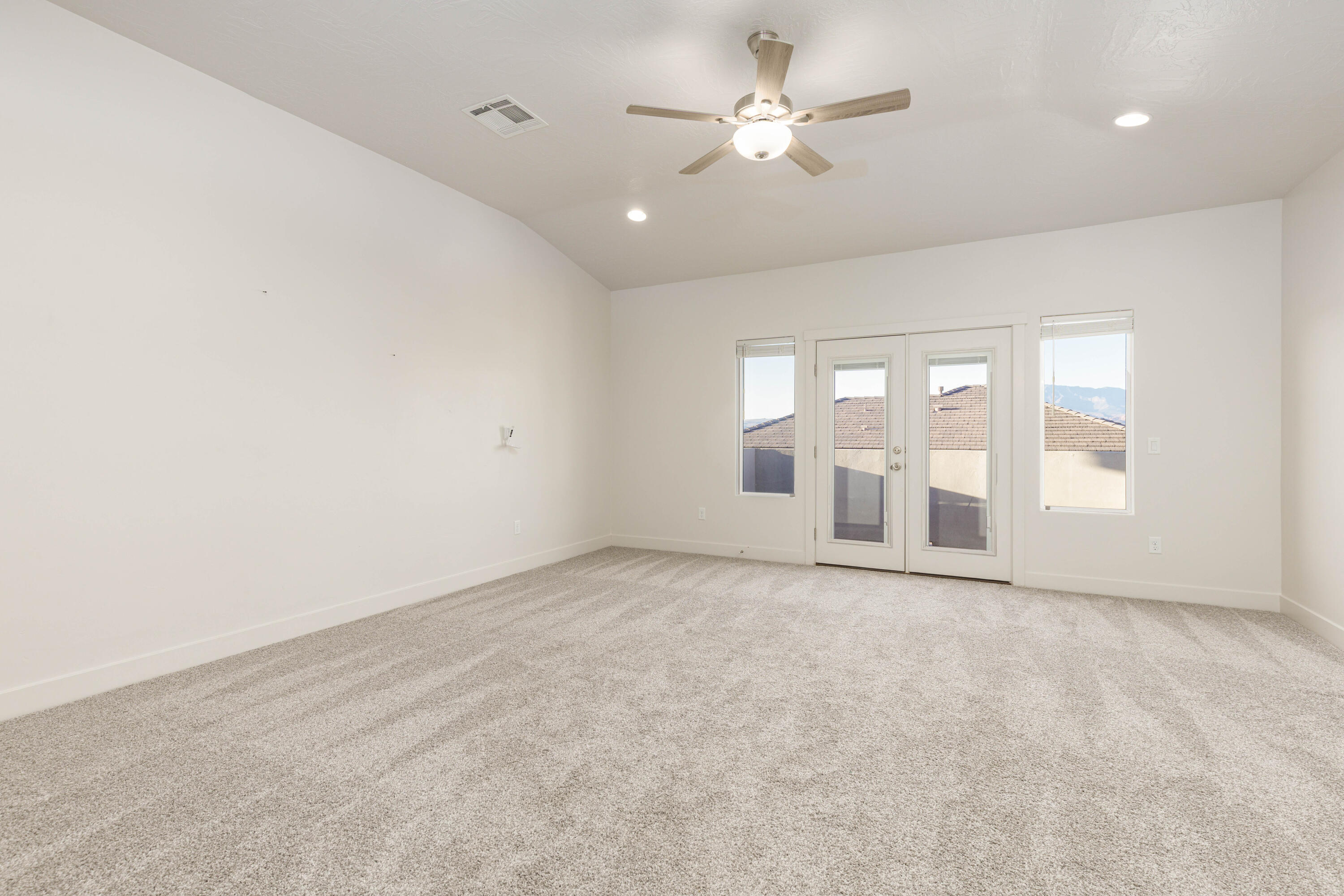 SEQUOIA ESTATES - Residential