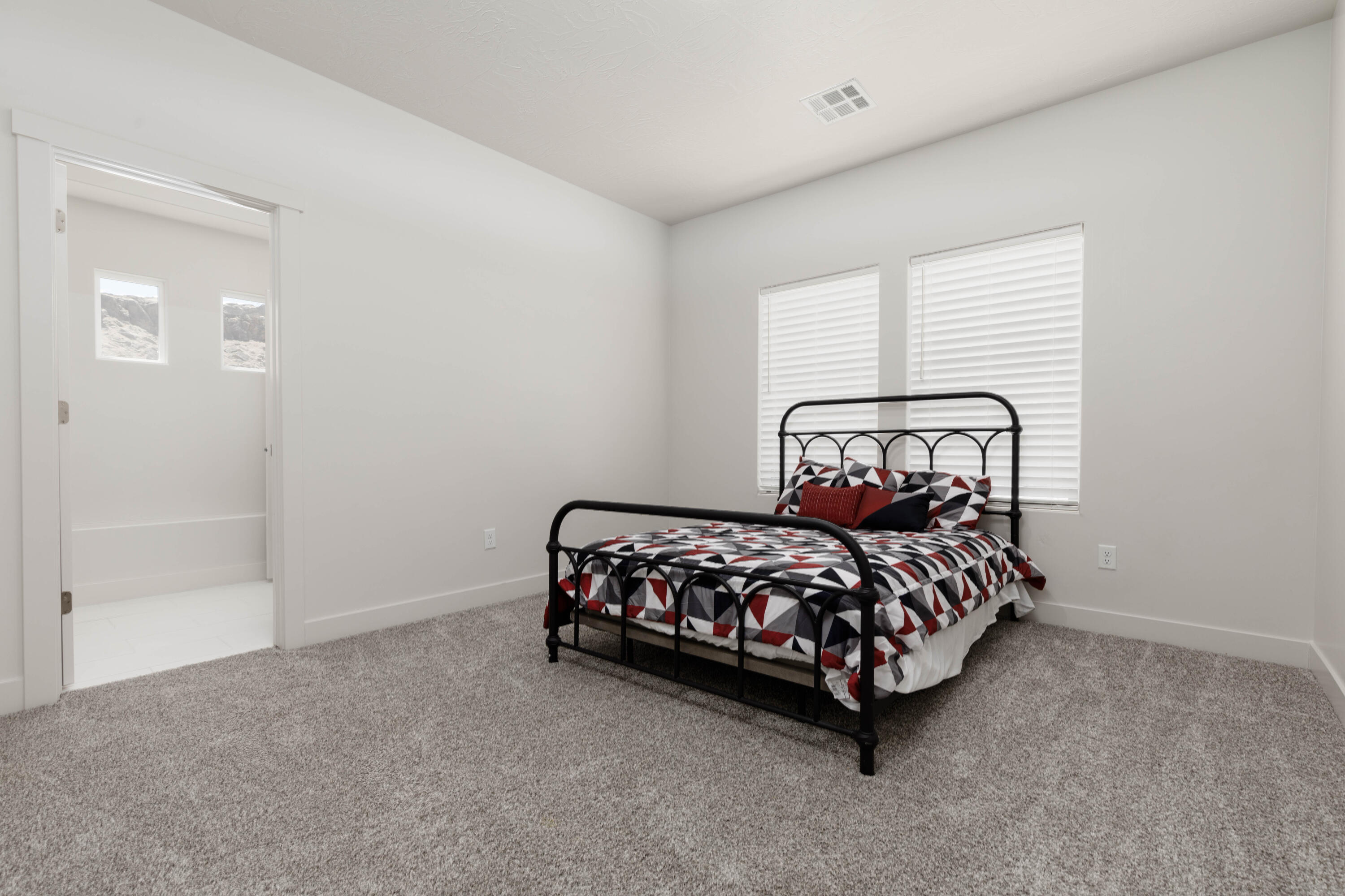 SEQUOIA ESTATES - Residential