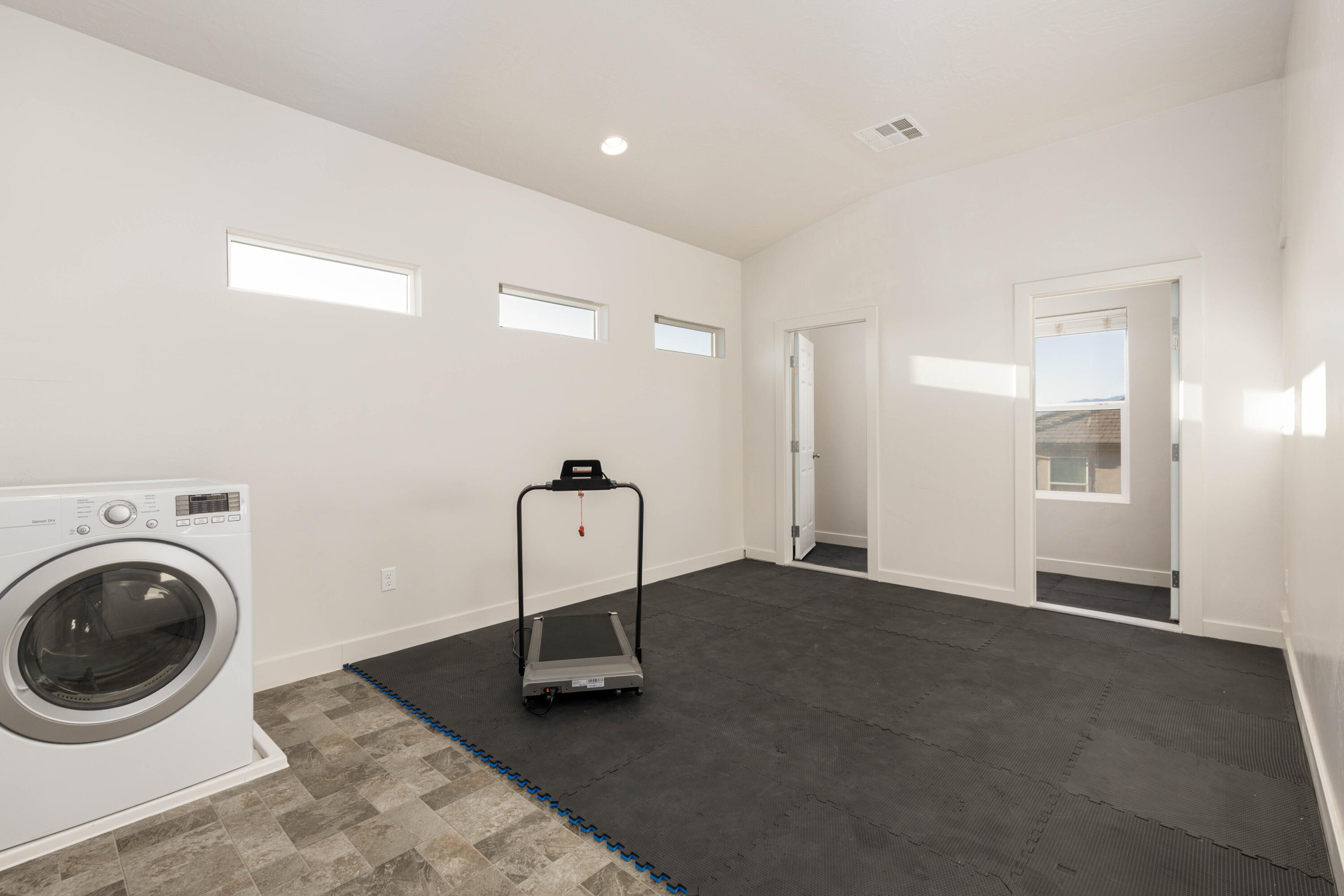SEQUOIA ESTATES - Residential