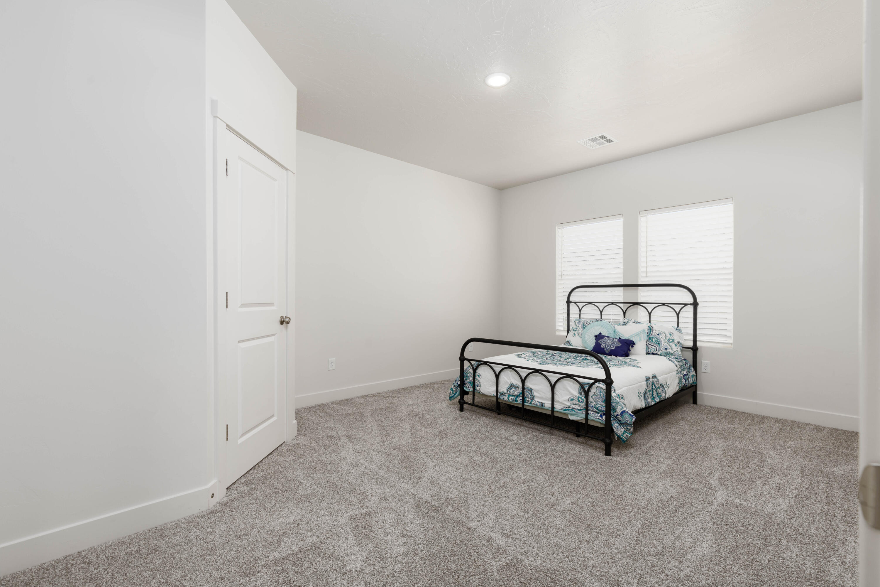 SEQUOIA ESTATES - Residential