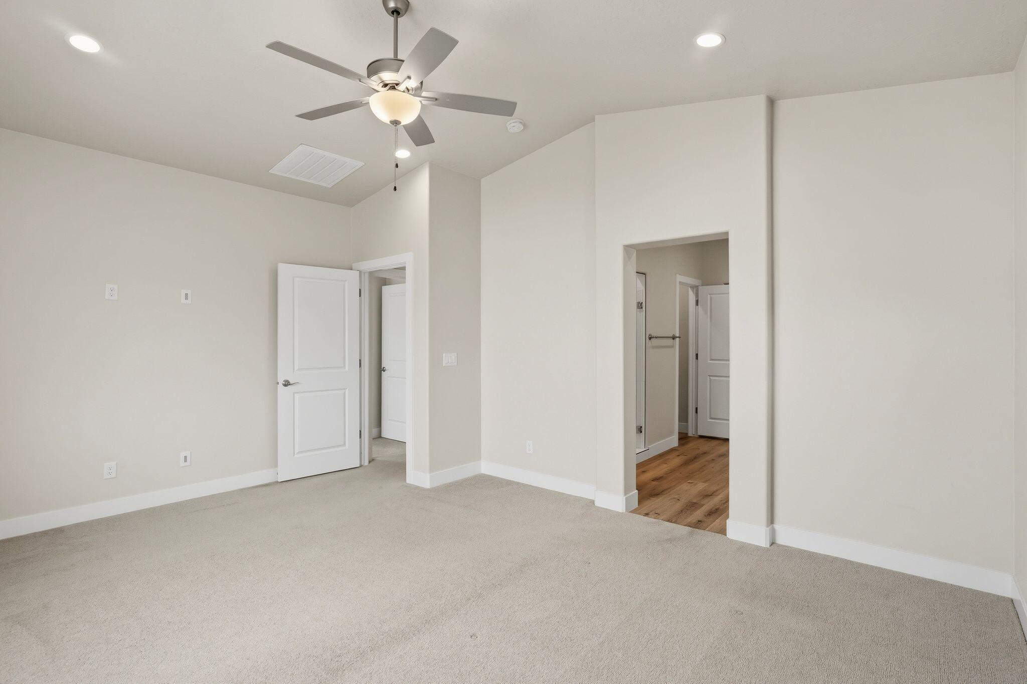 HURRICANE HEIGHTS - Residential