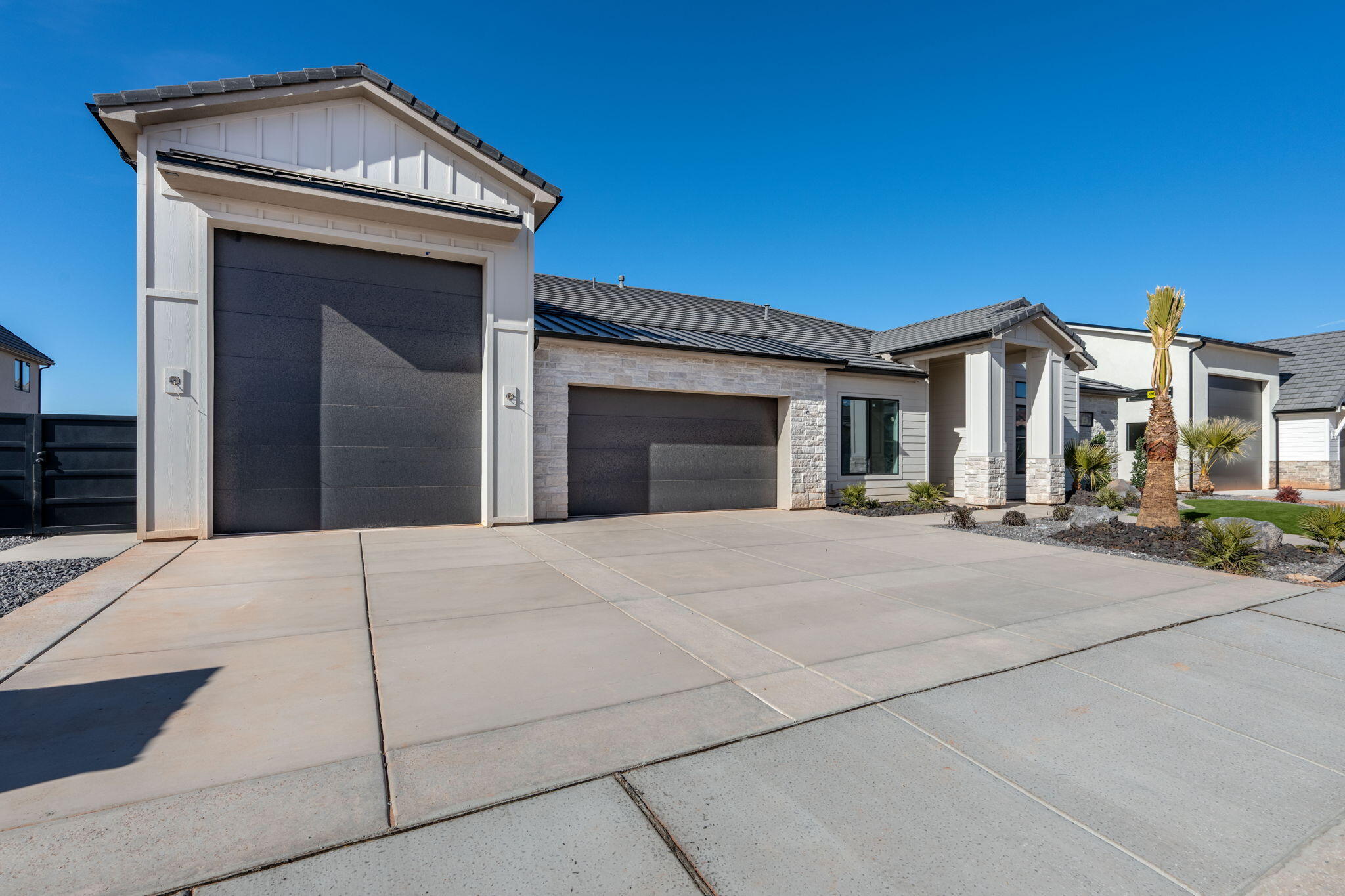 LAKESIDE AT STUCKI FARMS - Residential