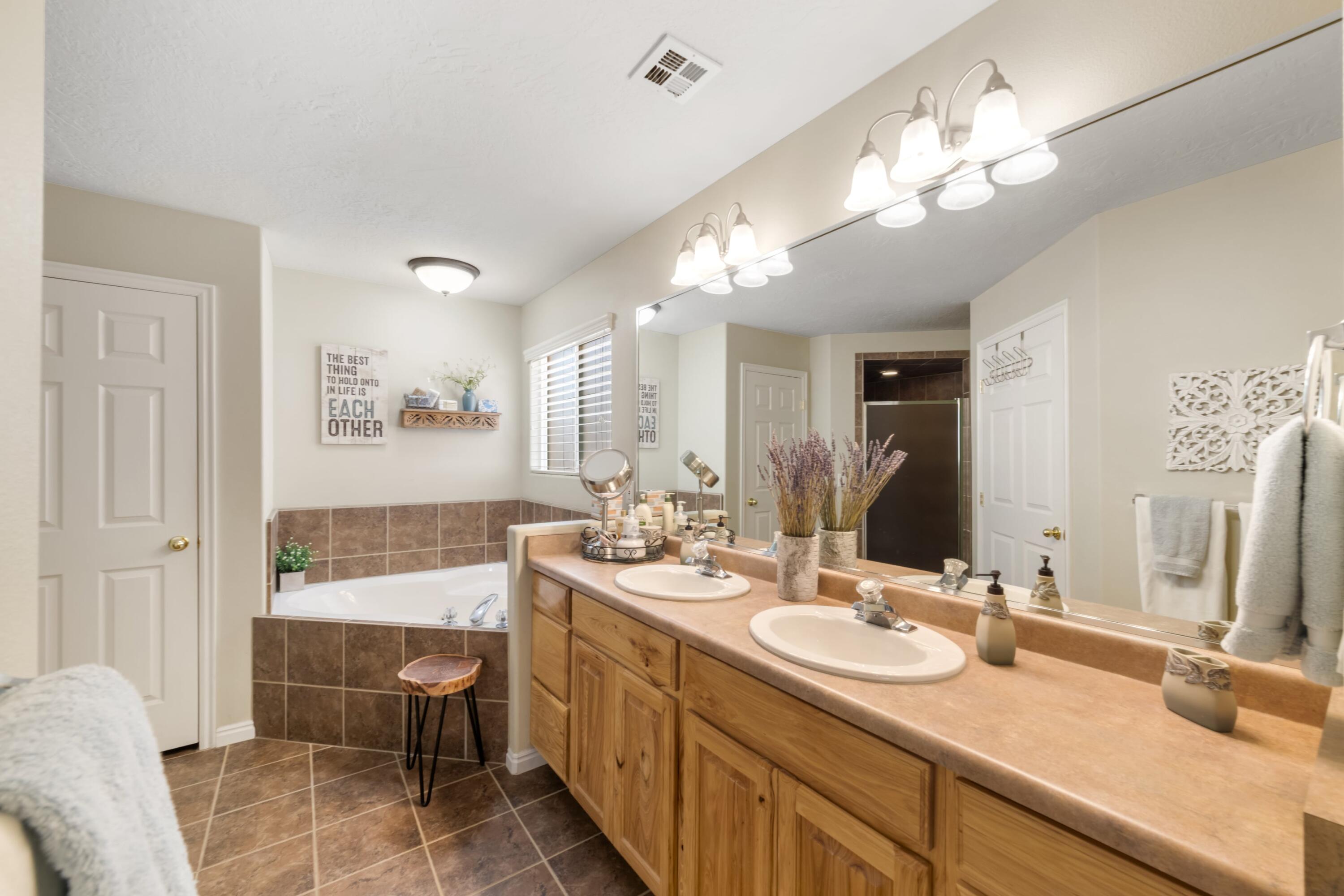 SILVERCREEK TOWNHOMES - Residential