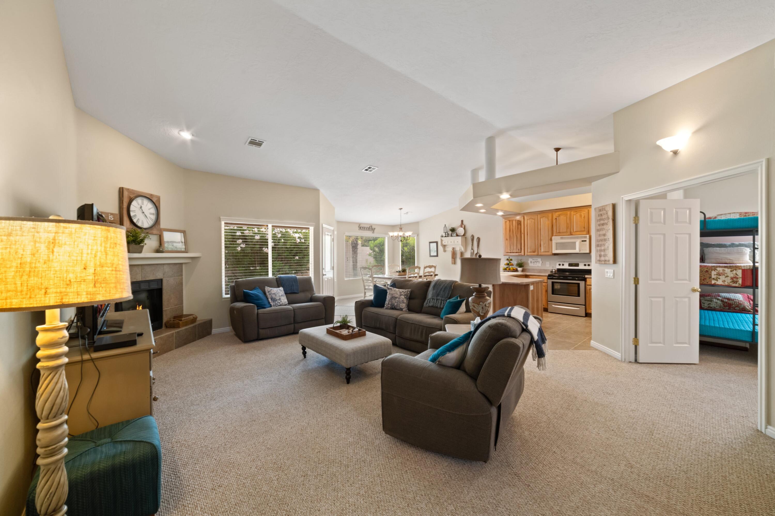 SILVERCREEK TOWNHOMES - Residential