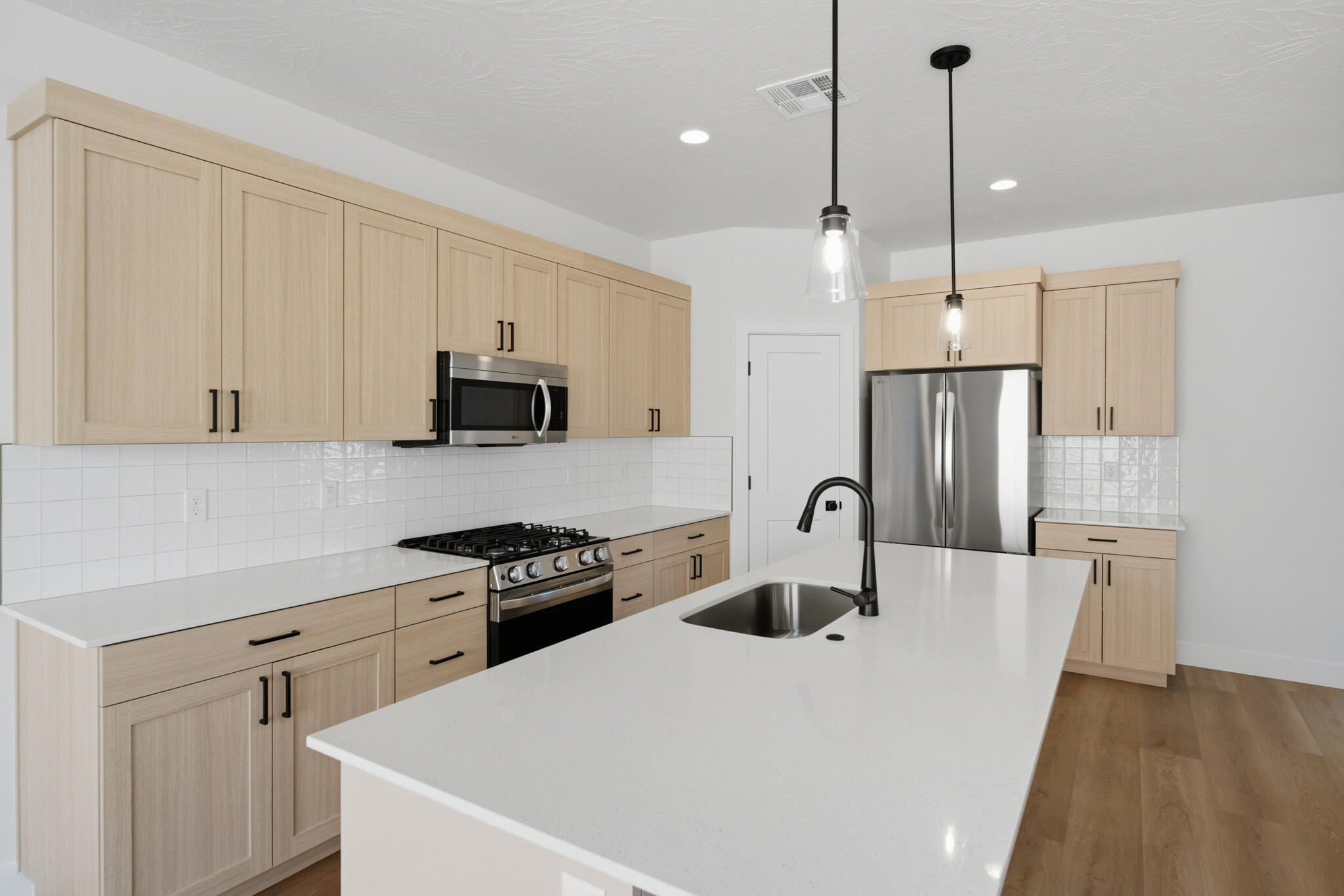 WHITE DOME TOWNHOMES - Residential