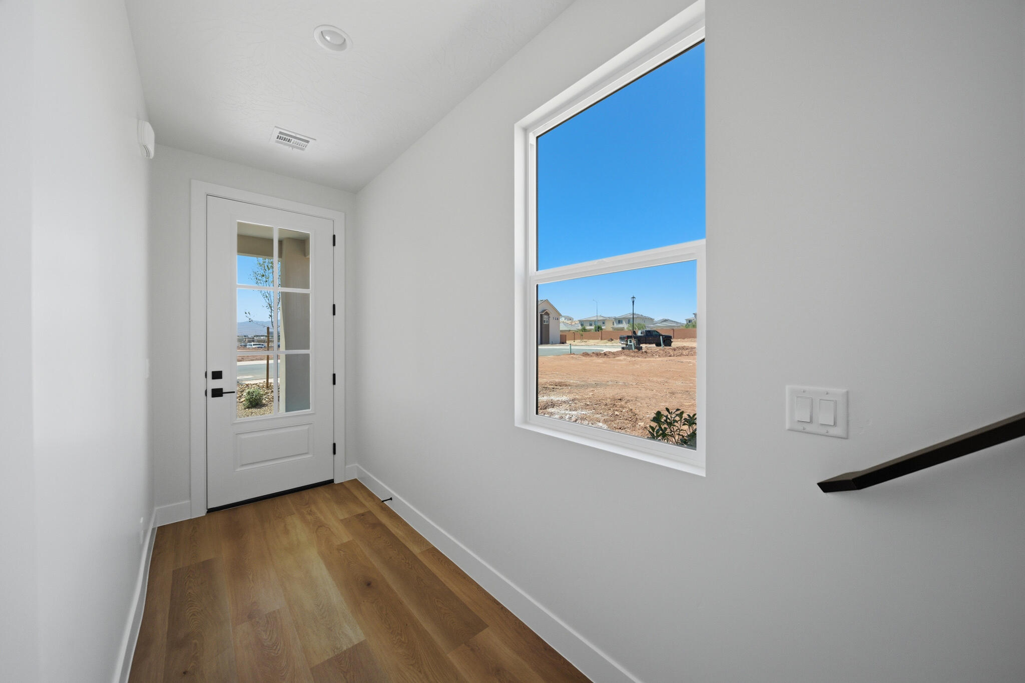 WHITE DOME TOWNHOMES - Residential