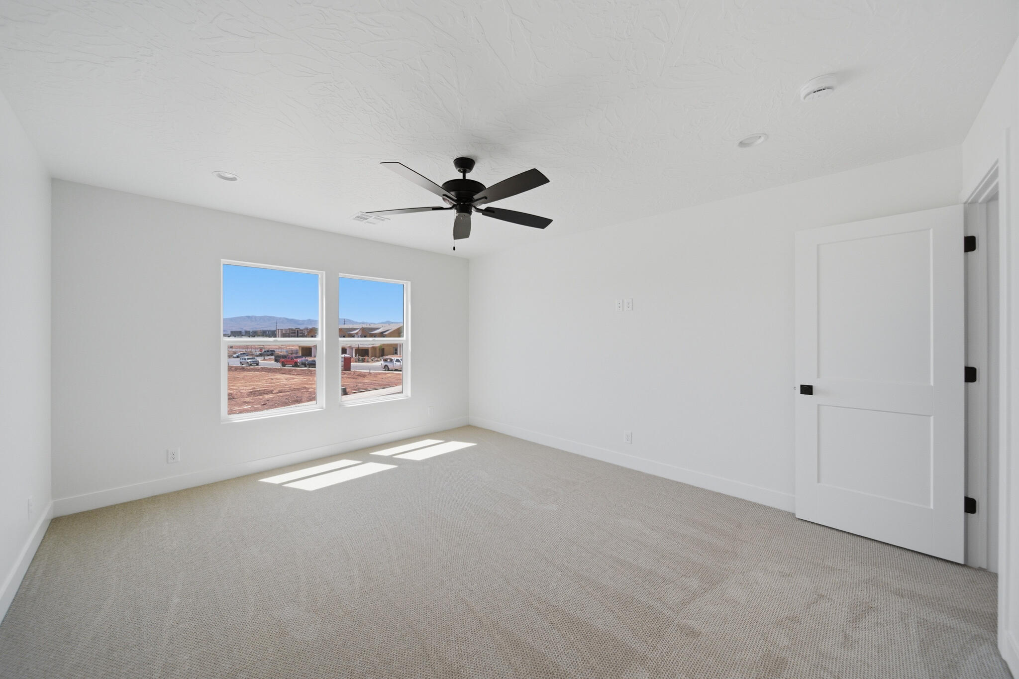 WHITE DOME TOWNHOMES - Residential