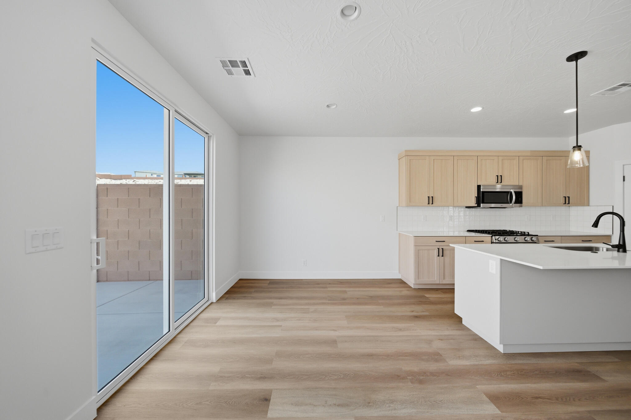 WHITE DOME TOWNHOMES - Residential