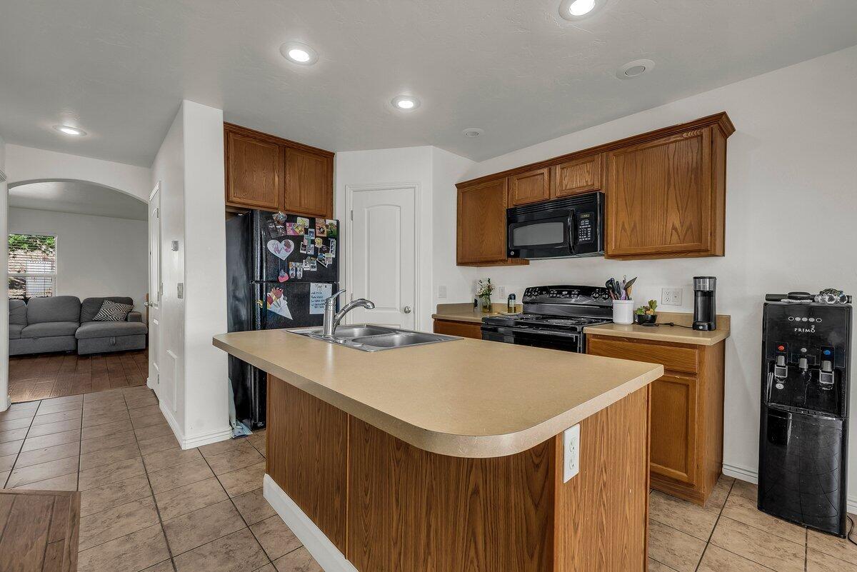 COTTAGES AT FOSSIL HILLS - Residential
