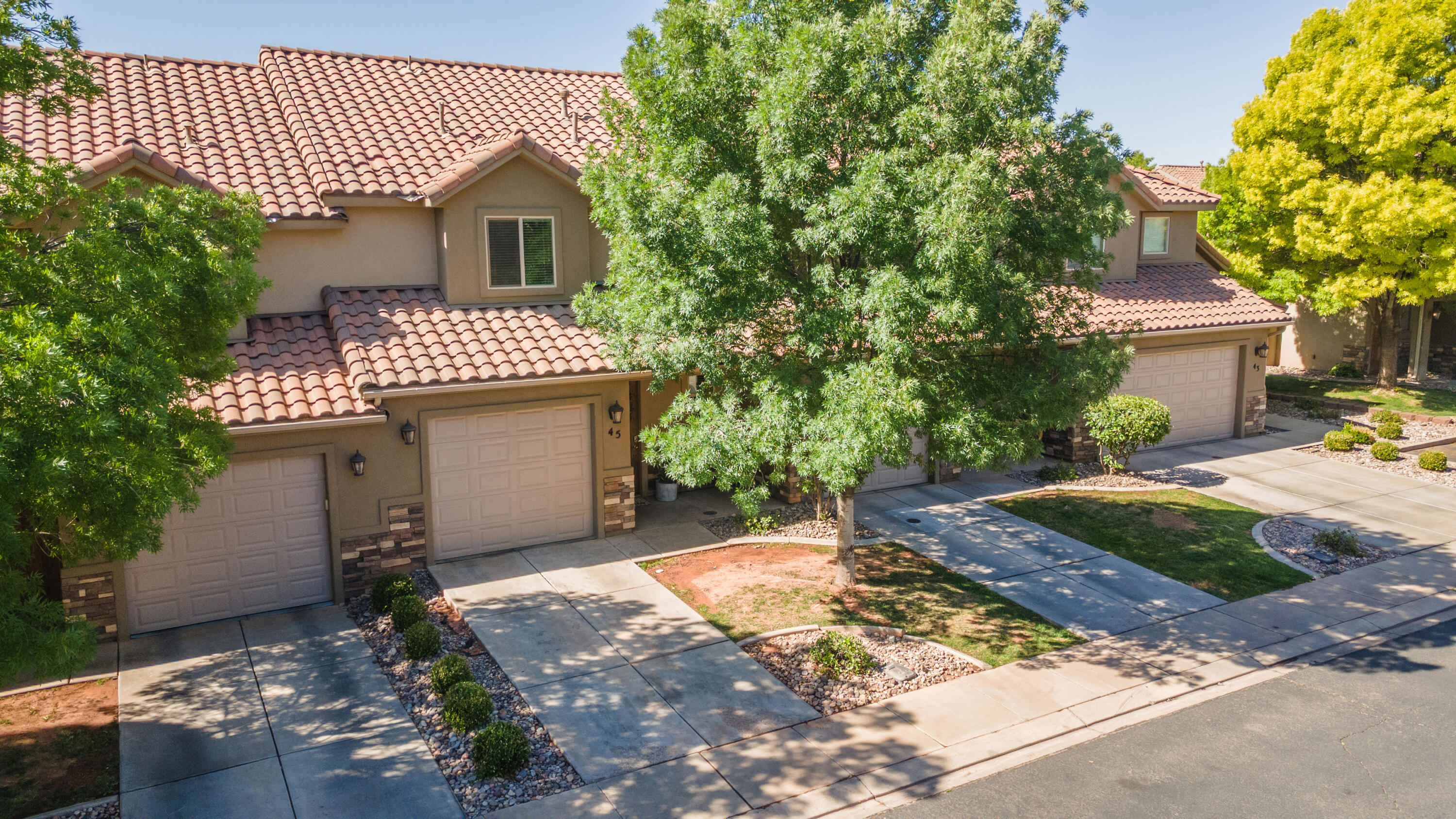 BRISTOL PARK TOWNHOMES - Residential