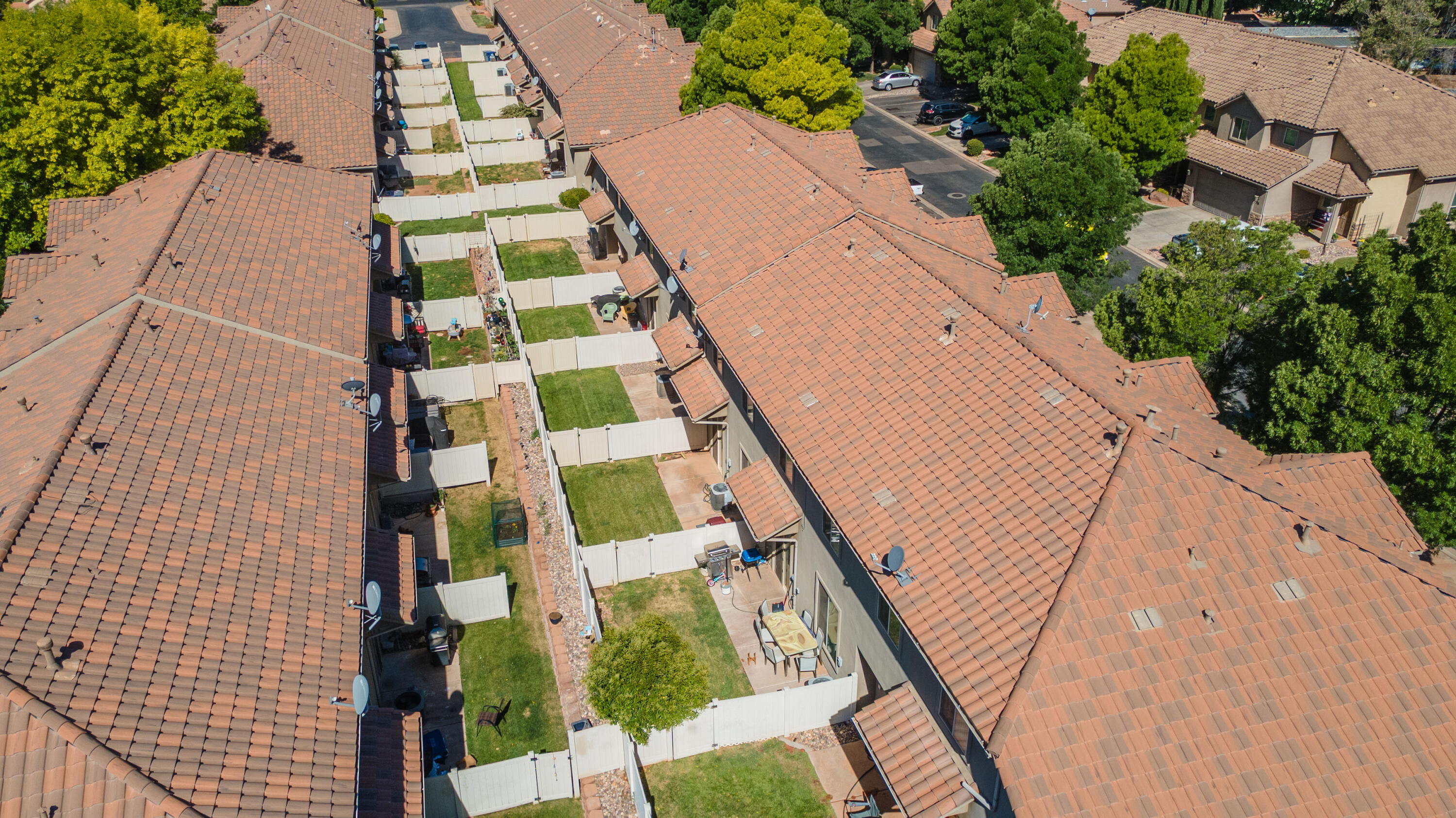 BRISTOL PARK TOWNHOMES - Residential