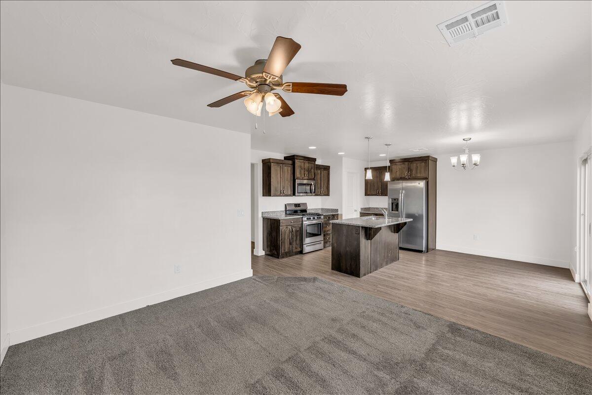 DESERT BLUFF AT DESERT CANYONS TOWNHOMES - Residential