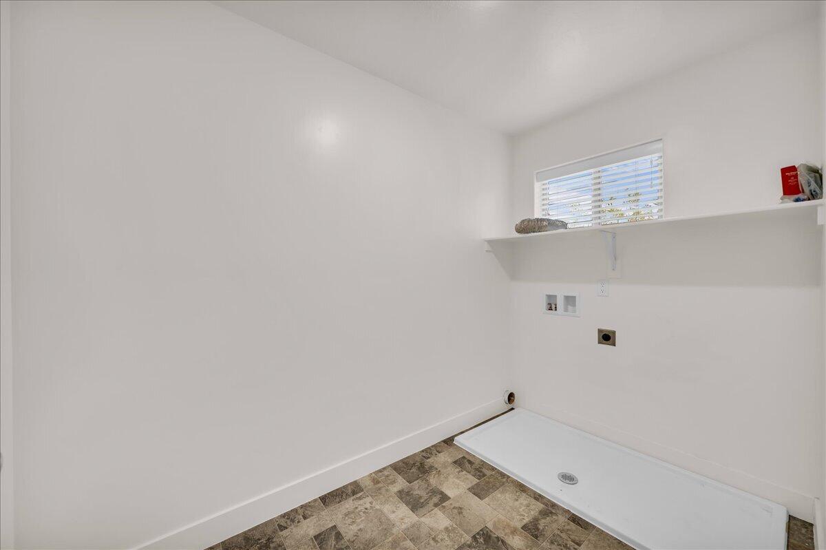 DESERT BLUFF AT DESERT CANYONS TOWNHOMES - Residential