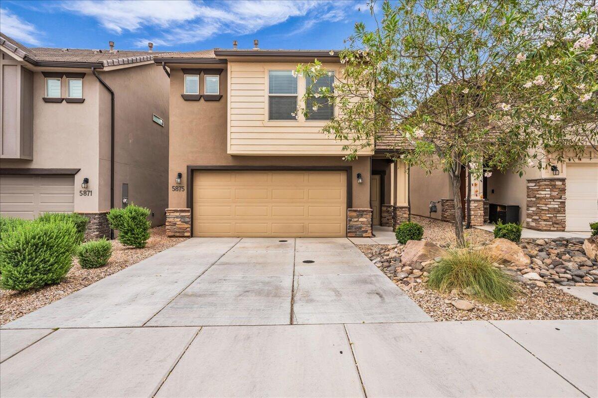 DESERT BLUFF AT DESERT CANYONS TOWNHOMES - Residential