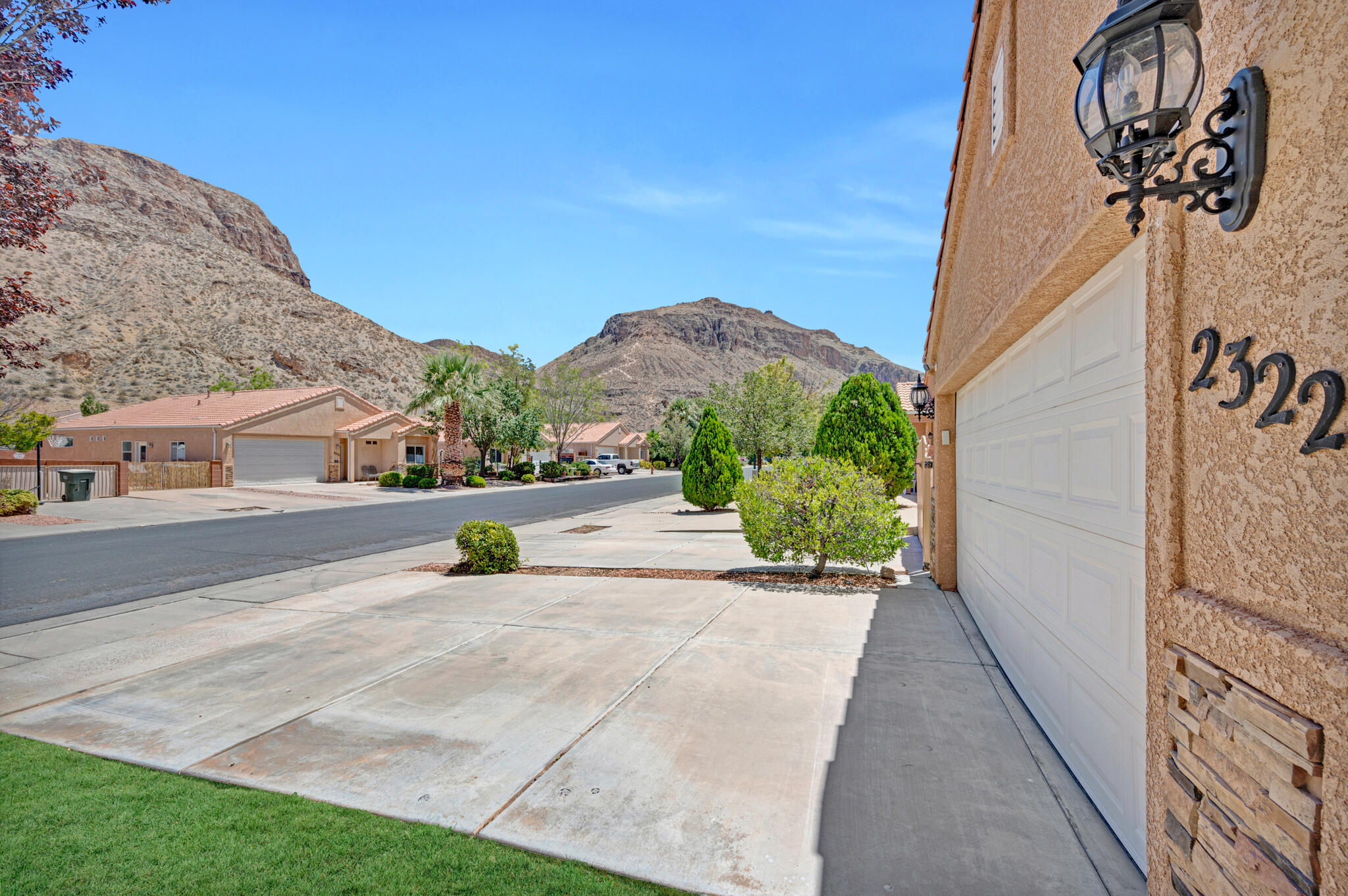 SHADOW CANYON - Residential