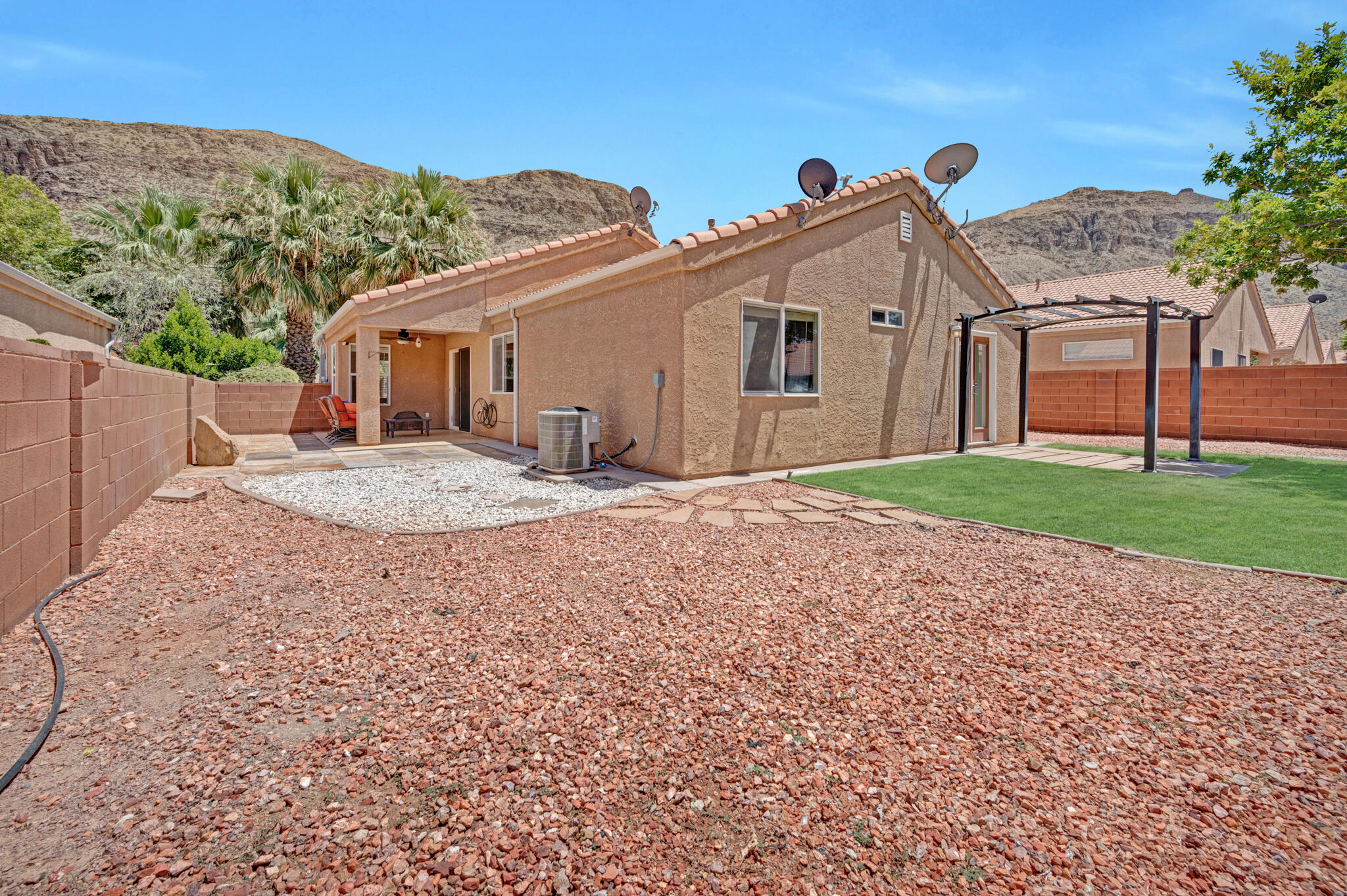 SHADOW CANYON - Residential
