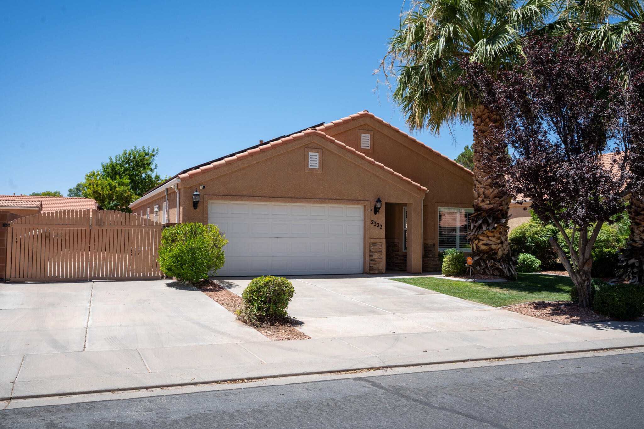 SHADOW CANYON - Residential