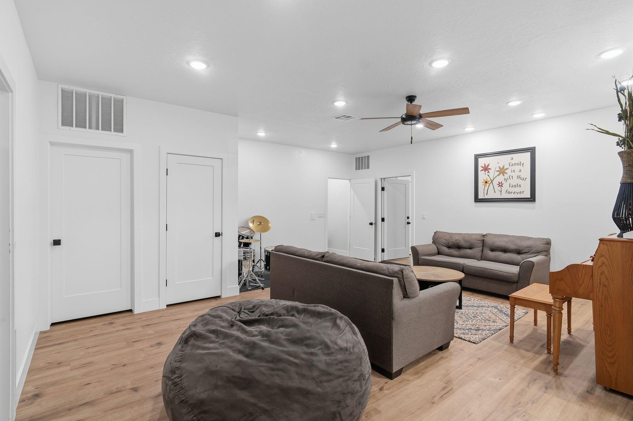ANDREGG SUB - Residential