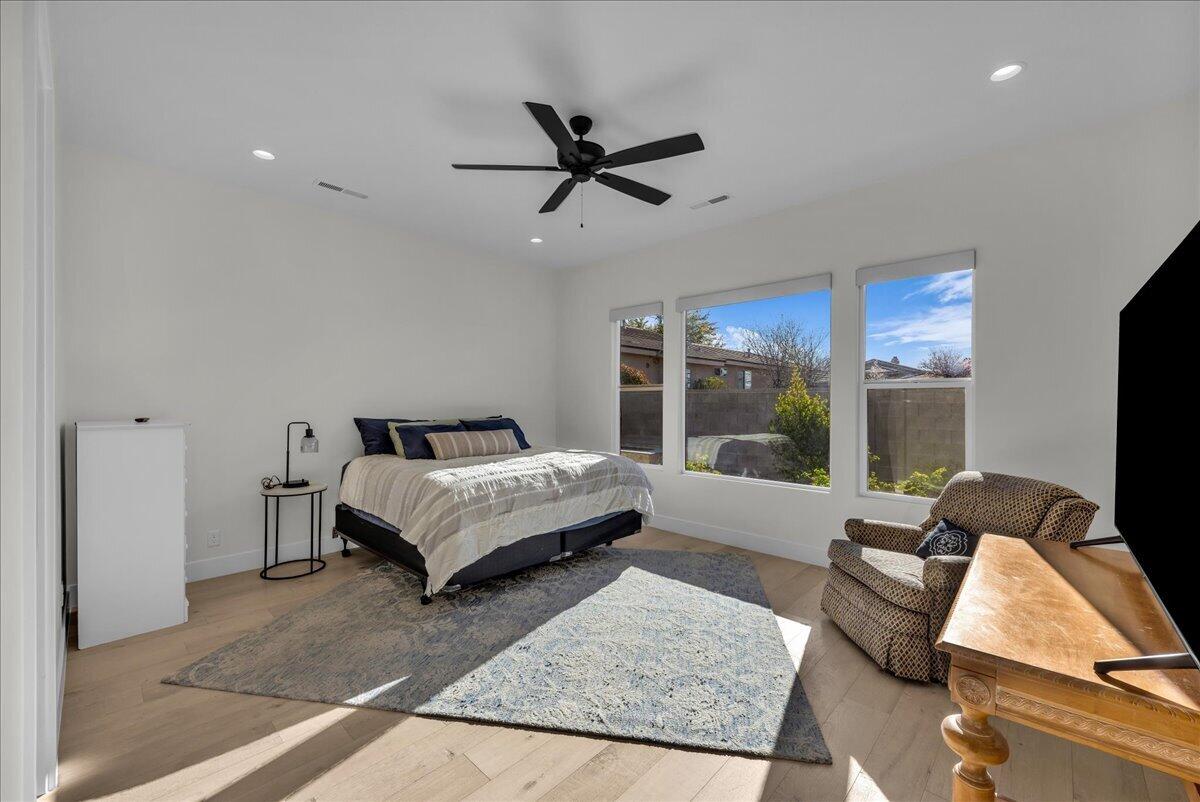 VINEYARD RIDGE - Residential