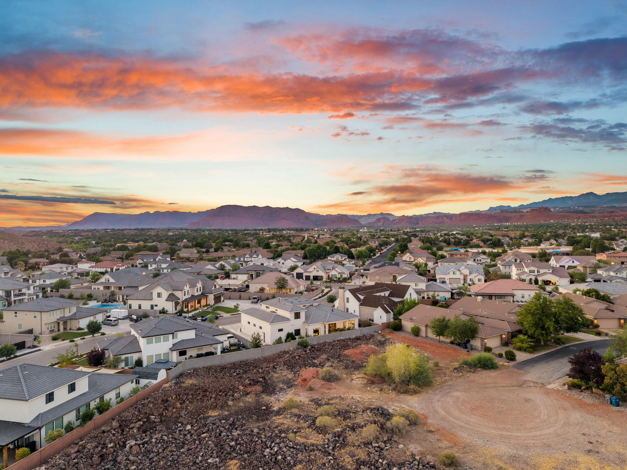 VINEYARD RIDGE - Residential