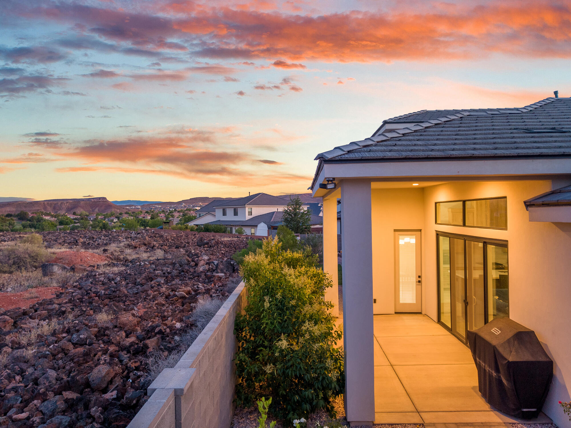 VINEYARD RIDGE - Residential
