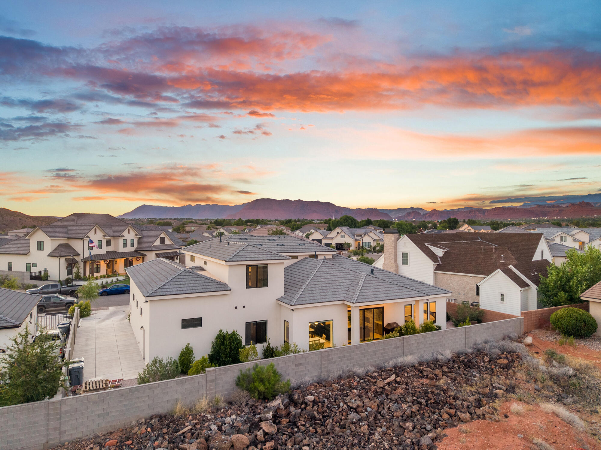 VINEYARD RIDGE - Residential