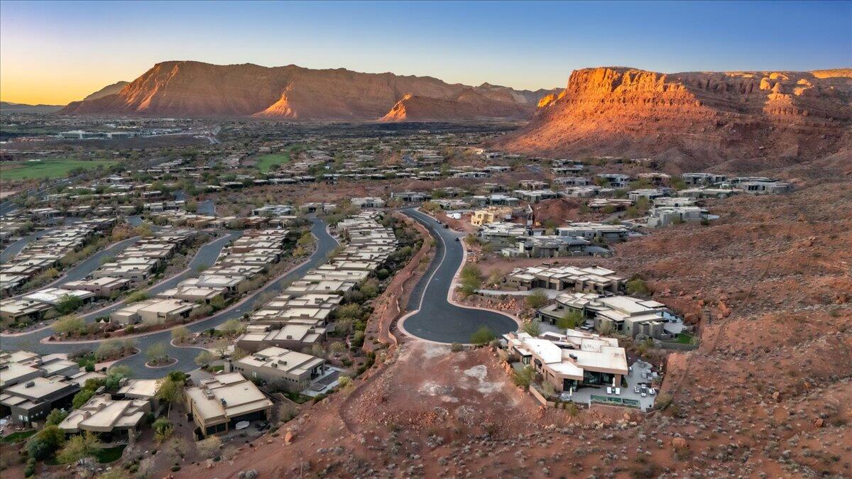 VISTAS AT ENTRADA - Land