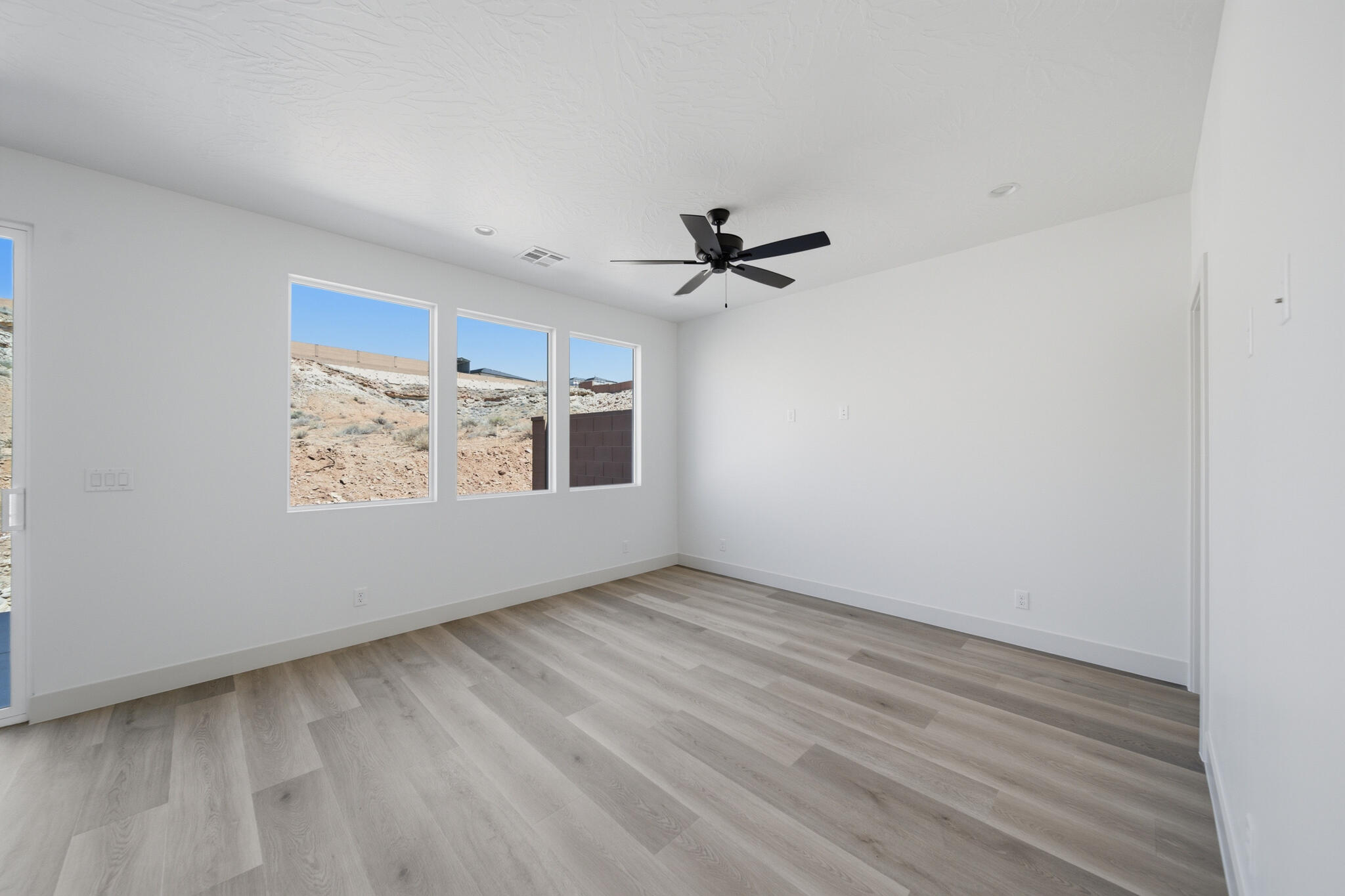 WHITE DOME TOWNHOMES - Residential