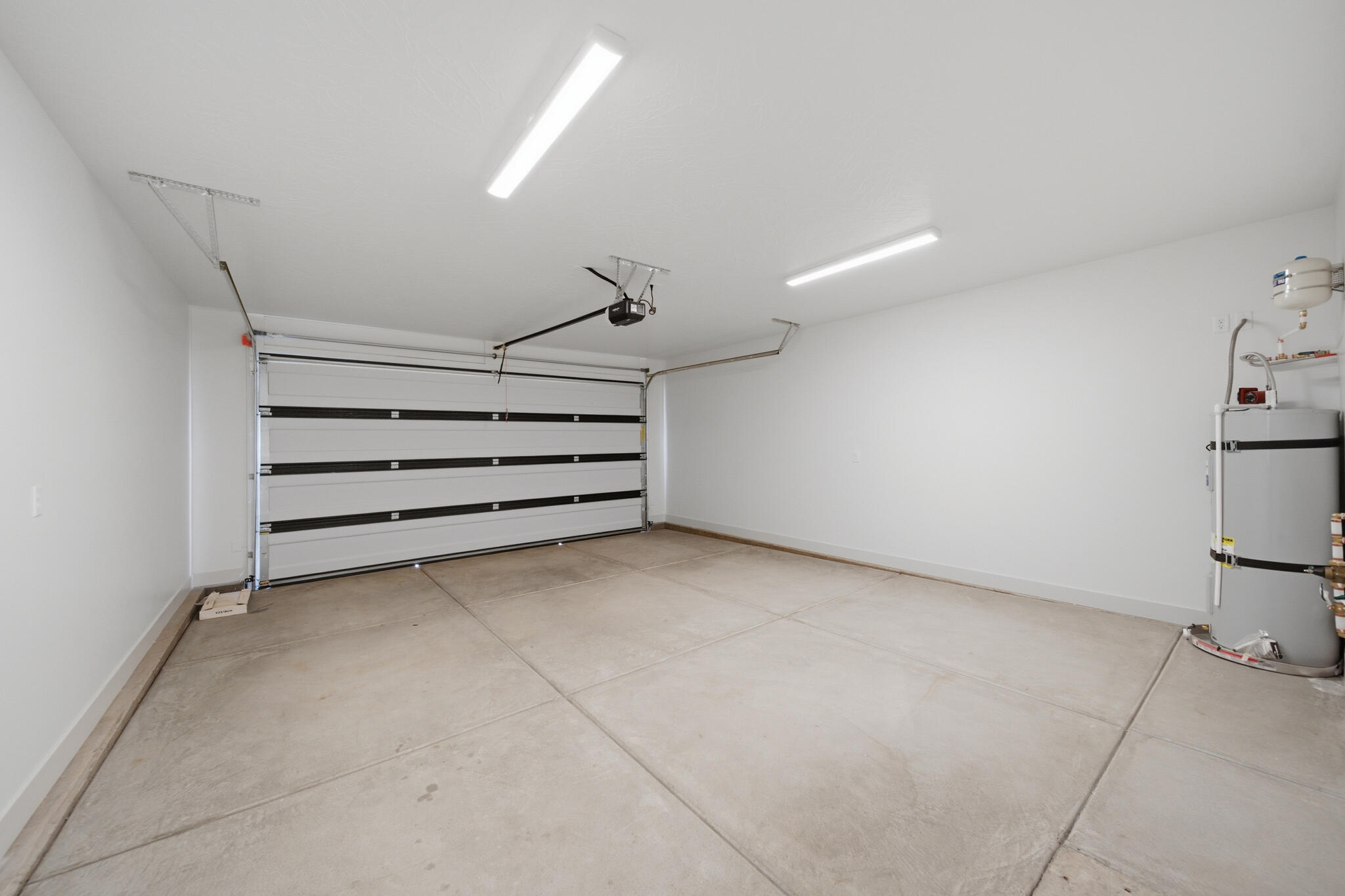 WHITE DOME TOWNHOMES - Residential