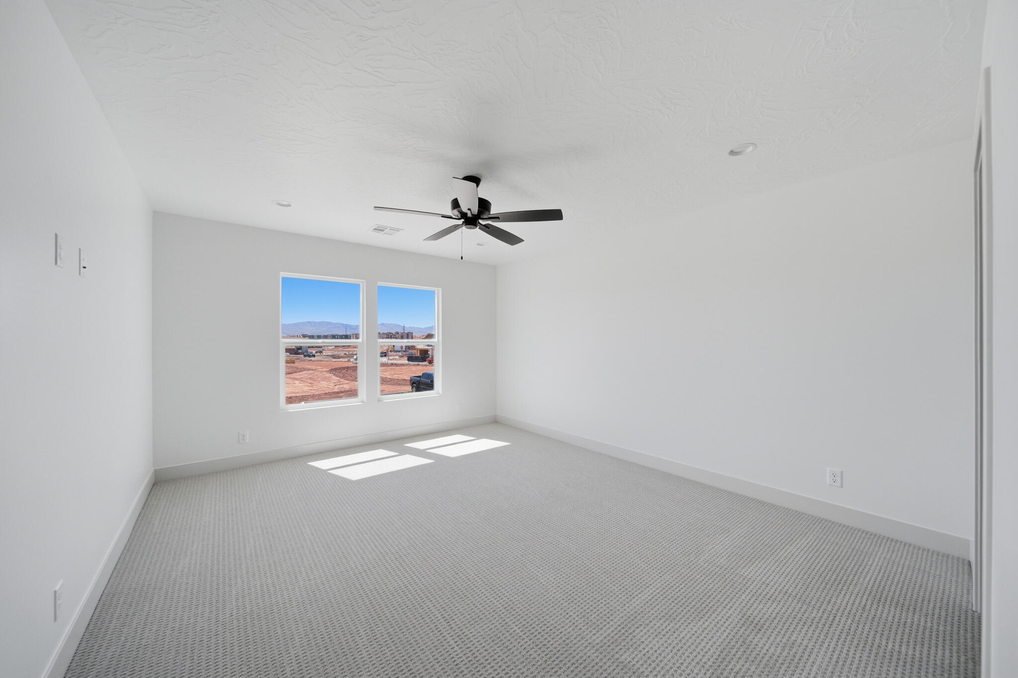 WHITE DOME TOWNHOMES - Residential