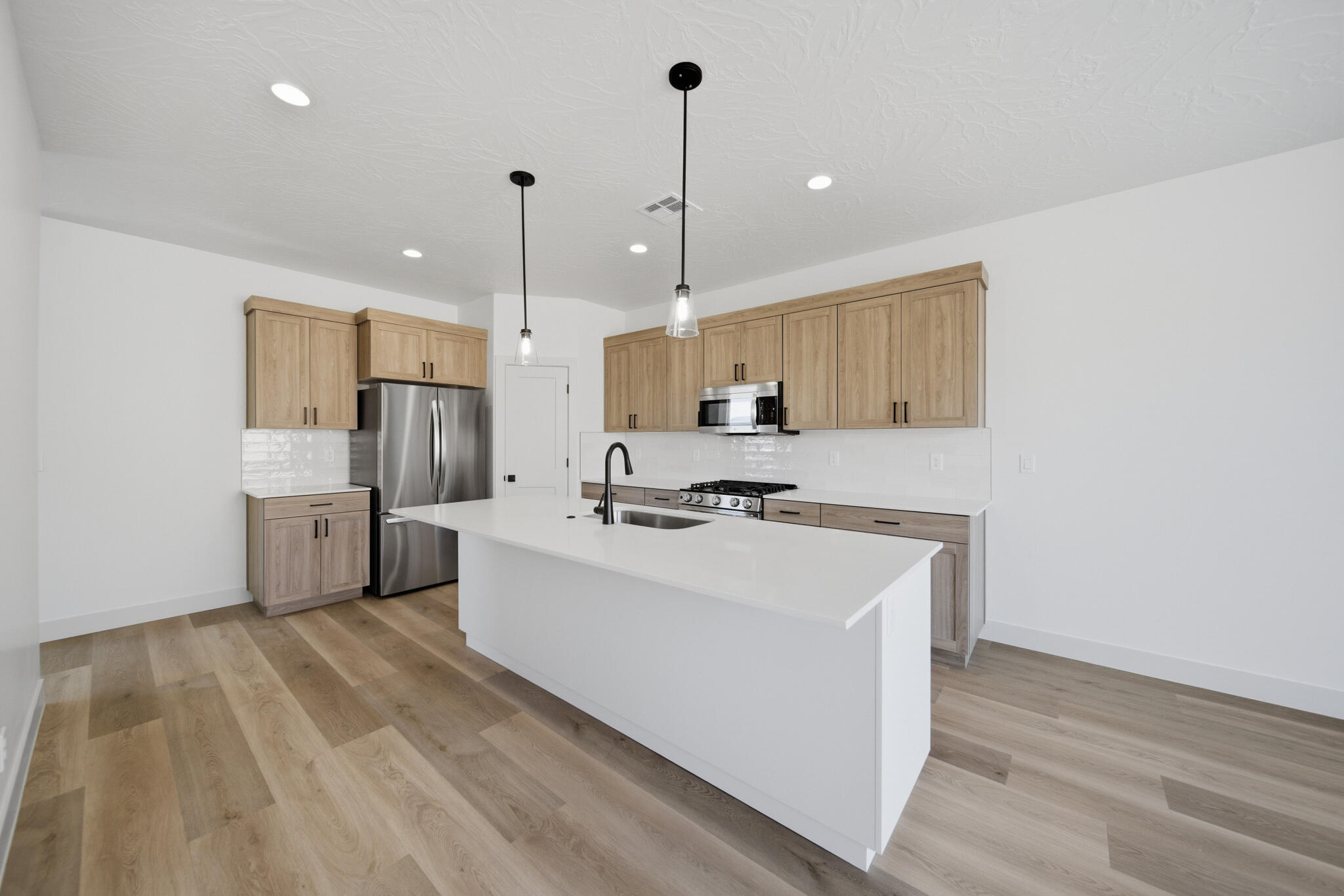 WHITE DOME TOWNHOMES - Residential